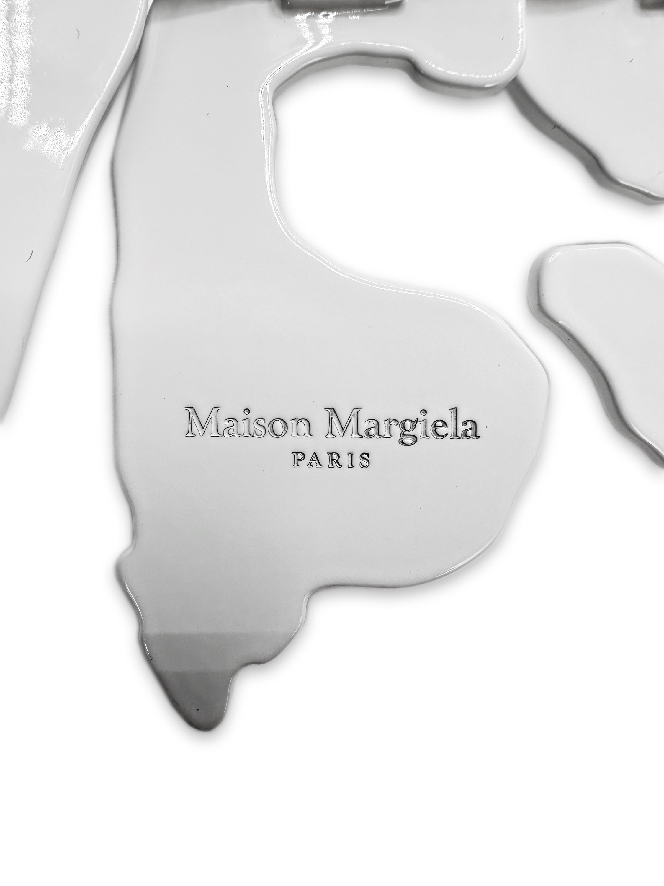 Maison Margiela ‘Pearl’ Spellout Wallet Chain
