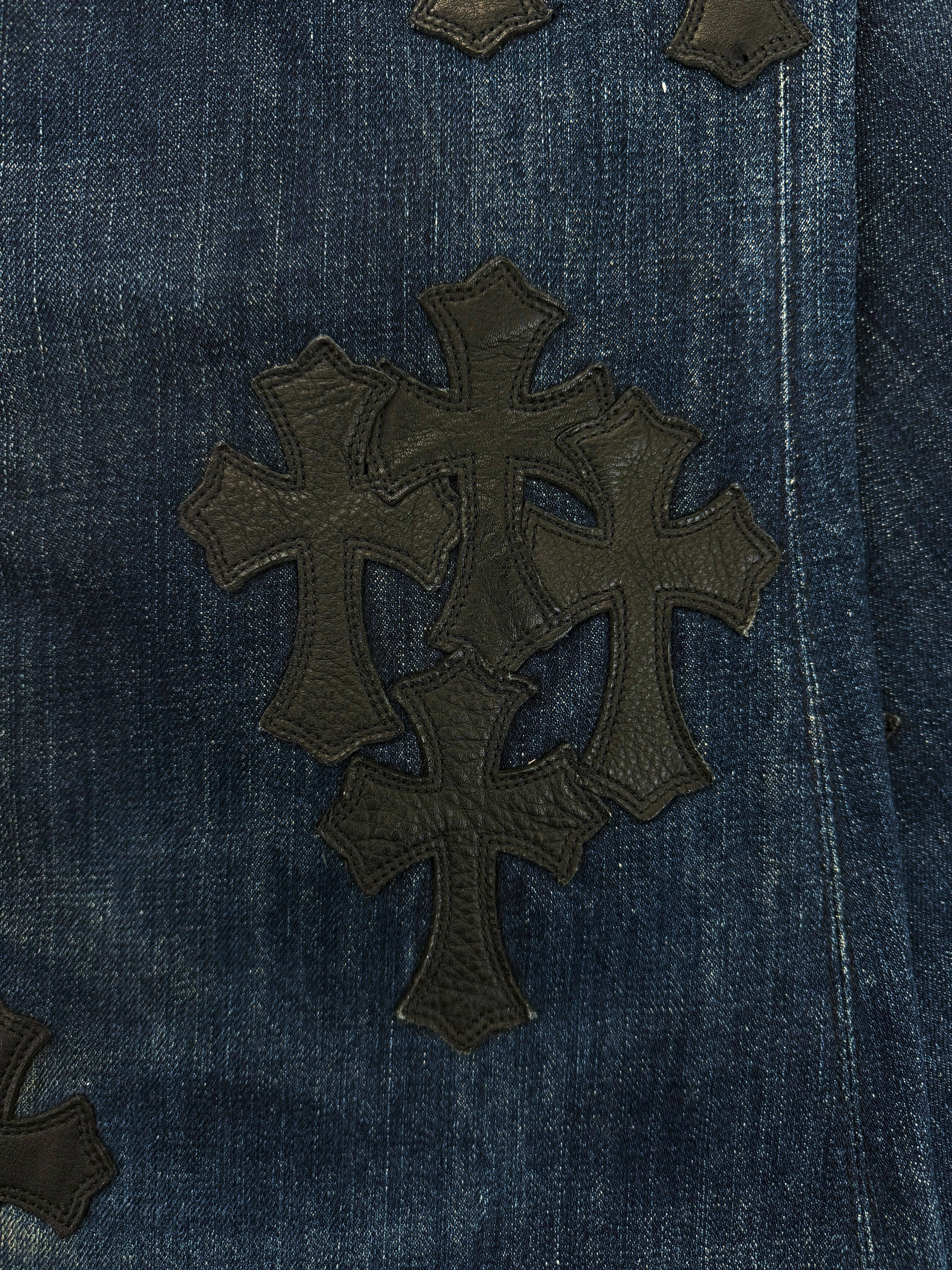 Chrome Hearts Flooded 50 Cross Patch Fleur Knee Blue Washed Denim Jeans