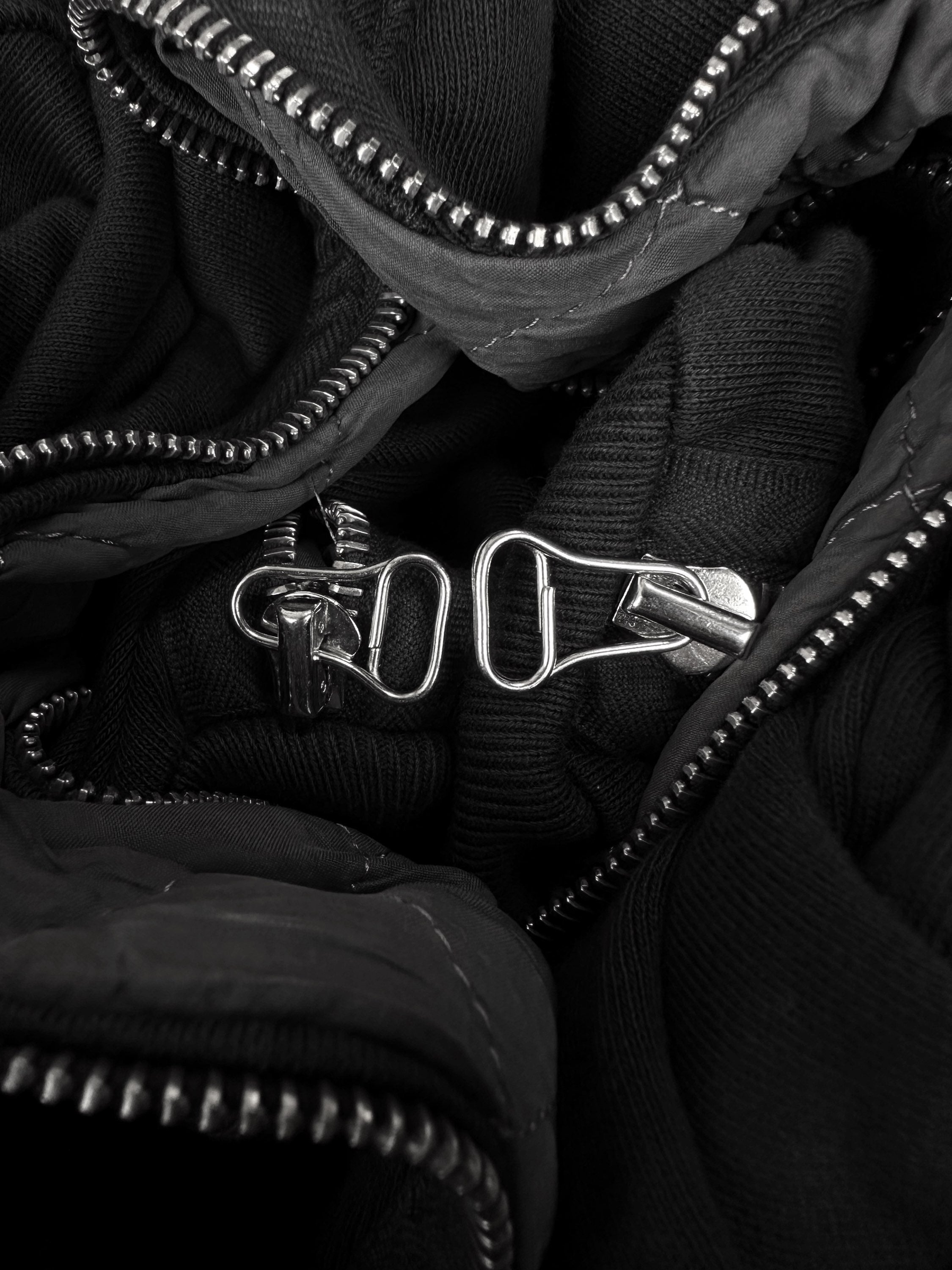 AW14 Dries Van Noten ‘Back-zip’ Expandable Black Crewneck