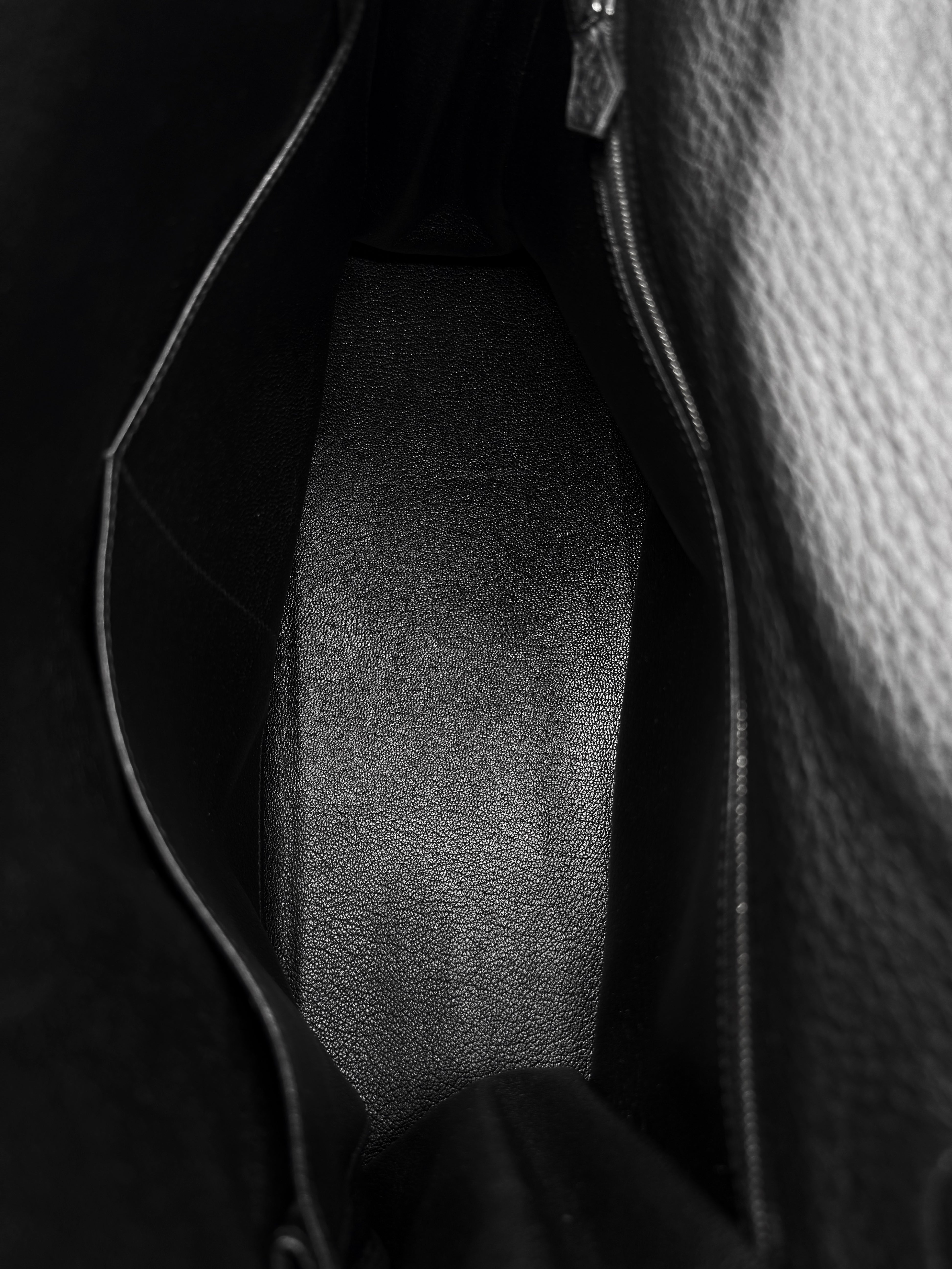 2002 Hermès Kelly 35 Retourne Black Togo Palladium Hand Bag