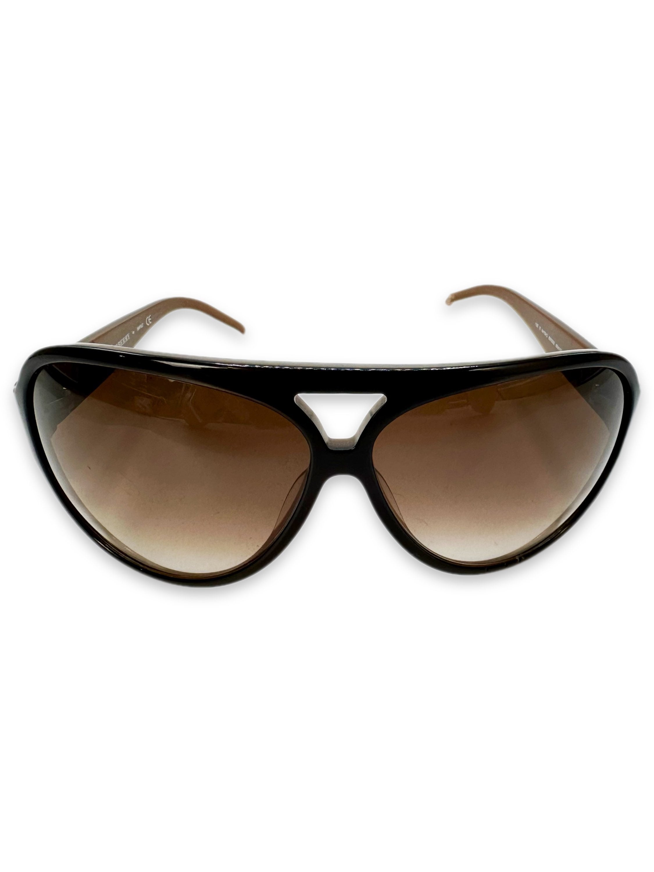 00s Burberry Gradient Tint Aviator Sunglasses