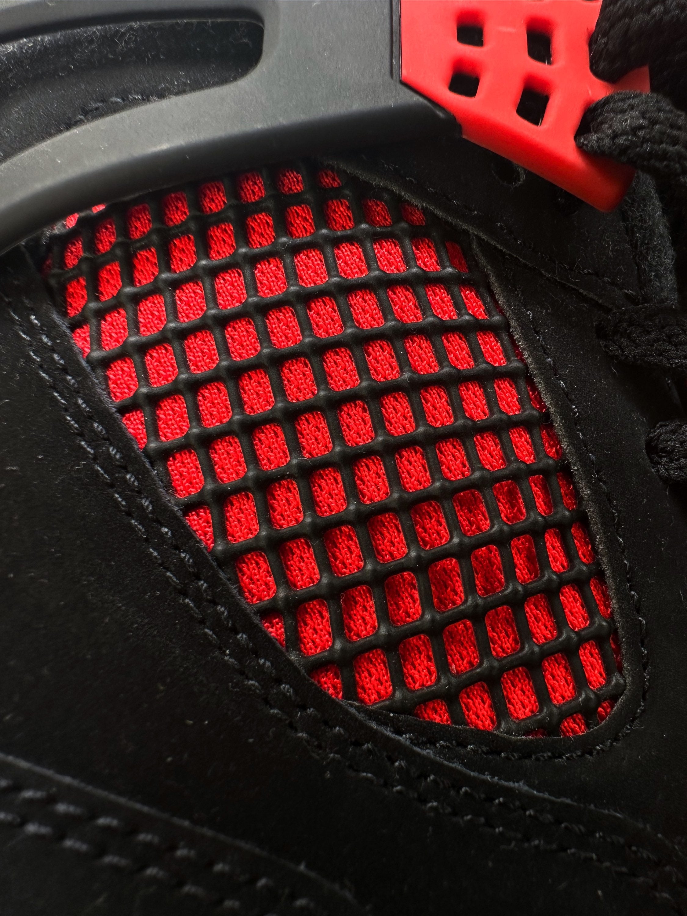 2022 Nike Air Jordan 4 Retro ‘Red Thunder’ Hi-top Sneakers