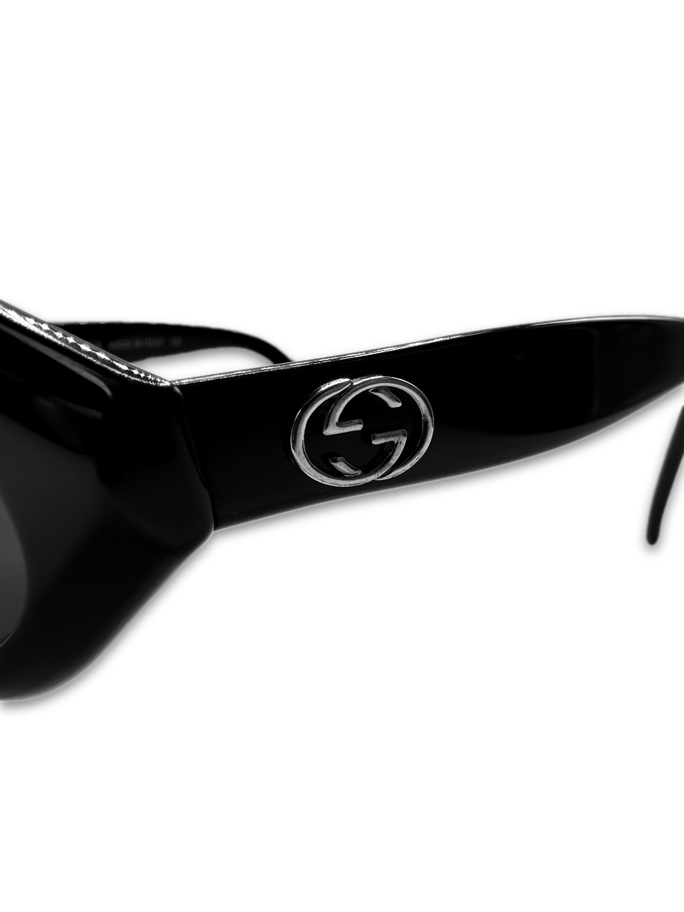 00s Gucci Dark Tint ‘GG’ Motif Rounded Sunglasses