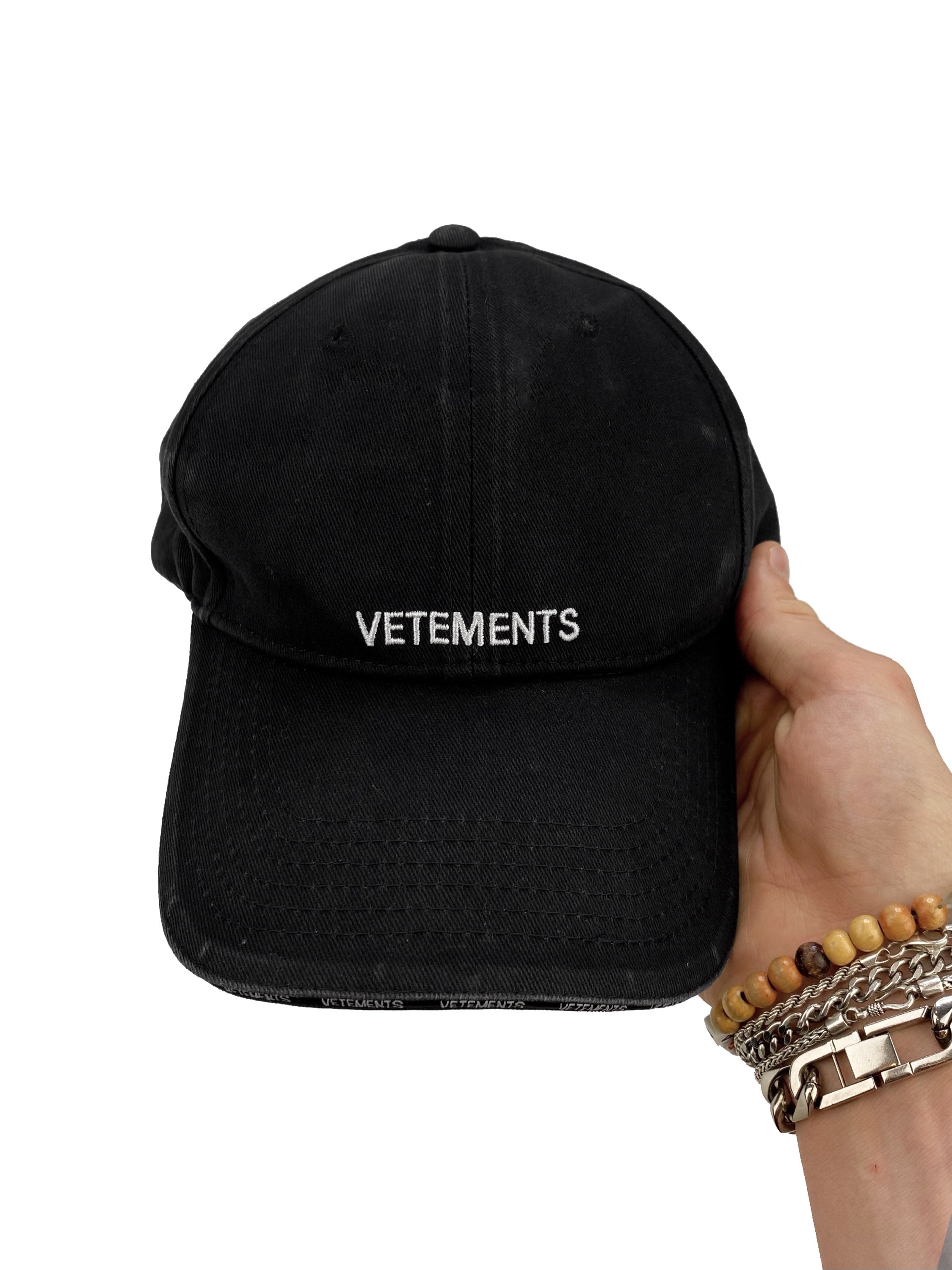 AW17 Vetements Embroidered Logo Snap-back Hat