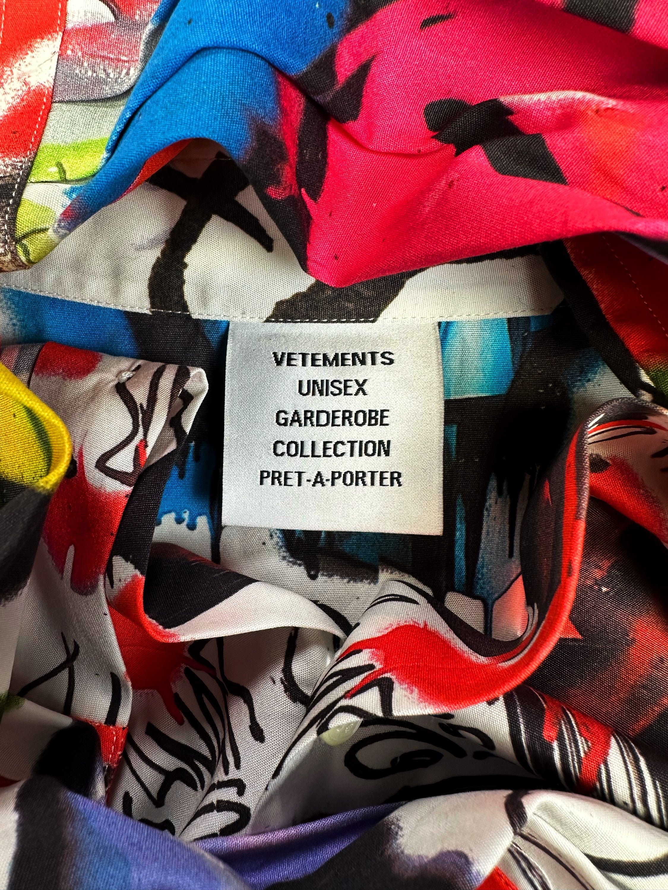 Vêtements ‘Graffiti’ Full Print Oversized Button Up Long Sleeve
