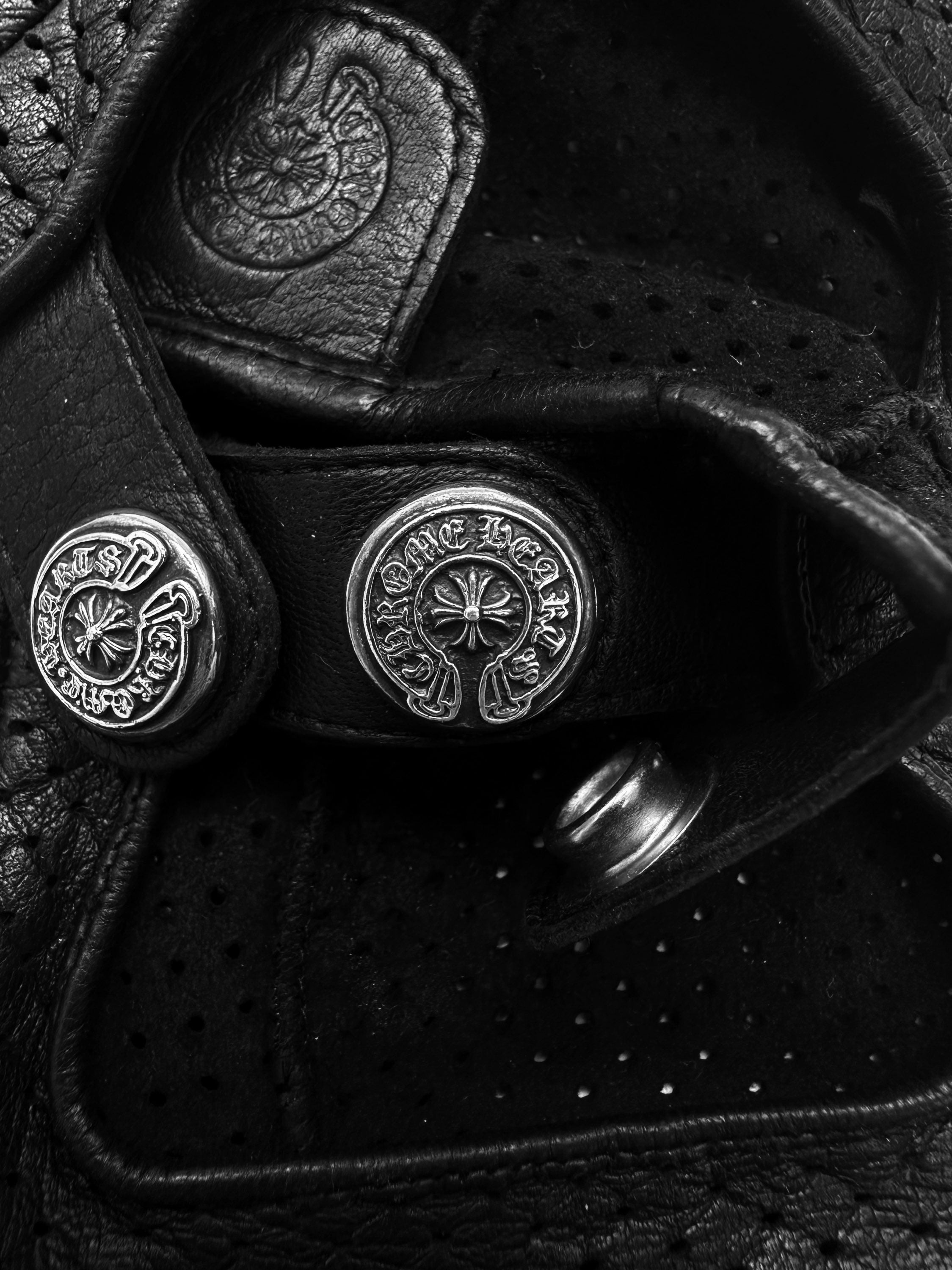 00S CHROME HEARTS 'FINGERLESS' .925 SILVER LEATHER PERFORATED