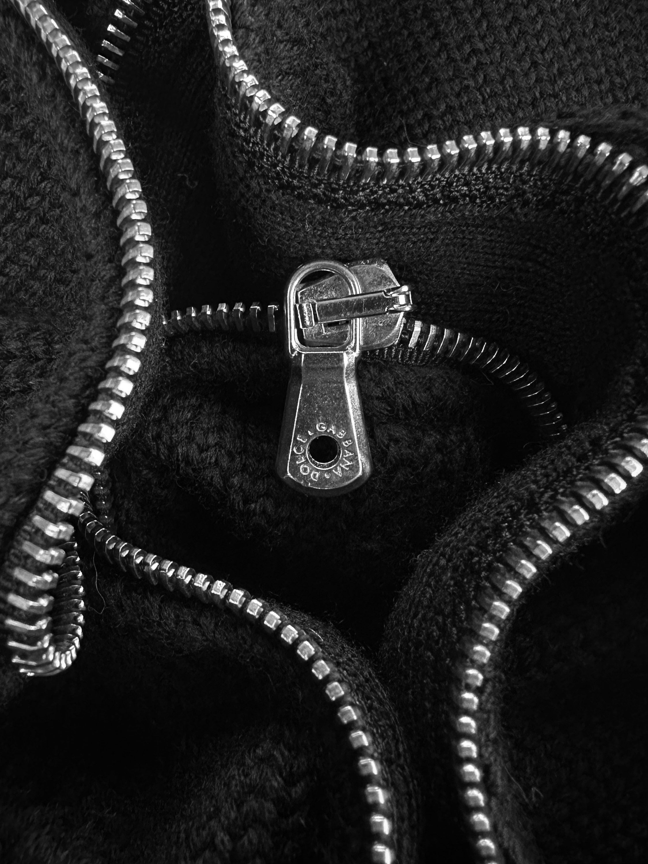AW03 Dolce & Gabbana ‘Spiral Zip’ Heavy Weave Knitted Turtleneck