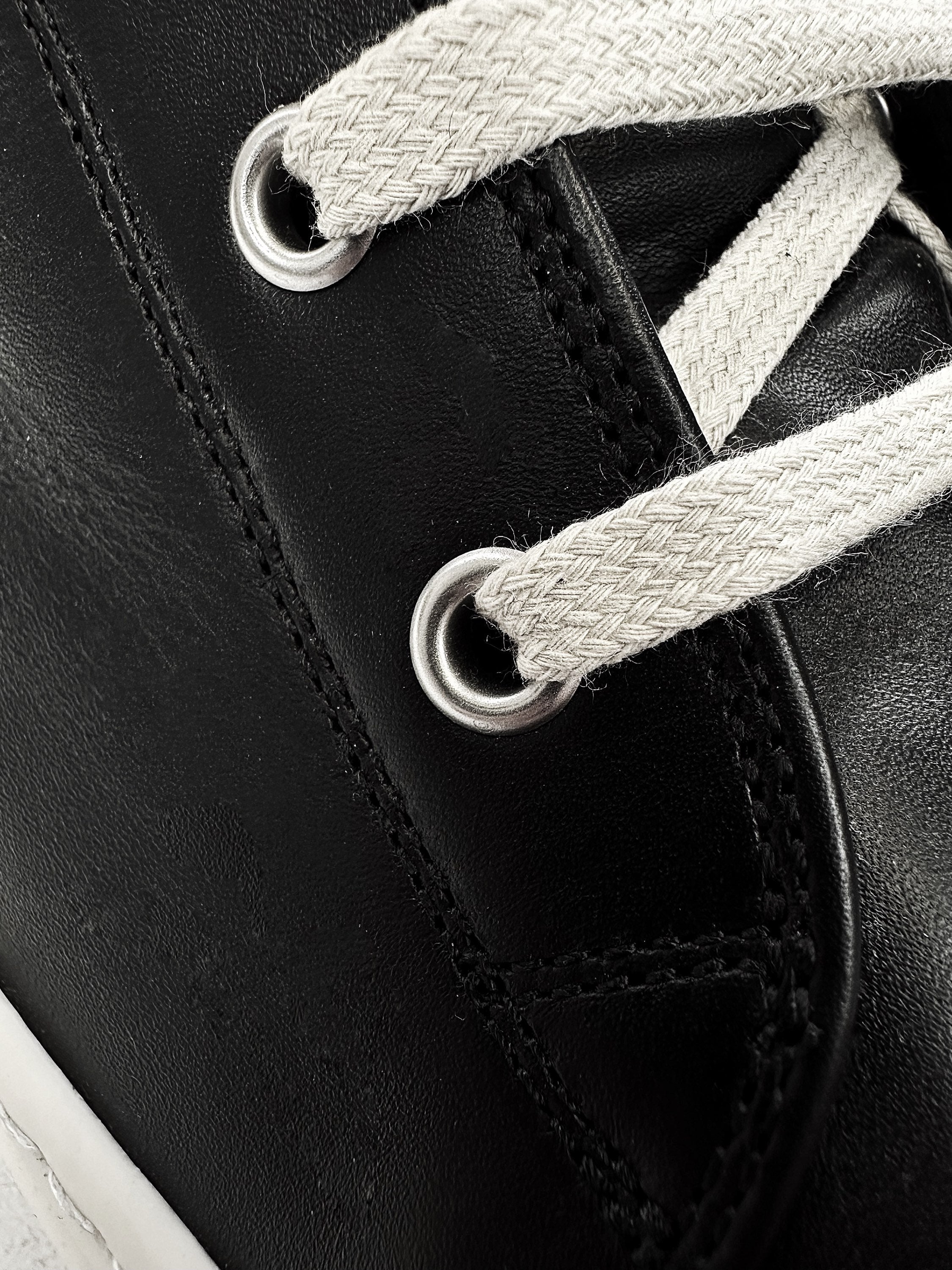 Rick Owens Mainline Leather ‘Ramone’ Hi-top Black Sneaker