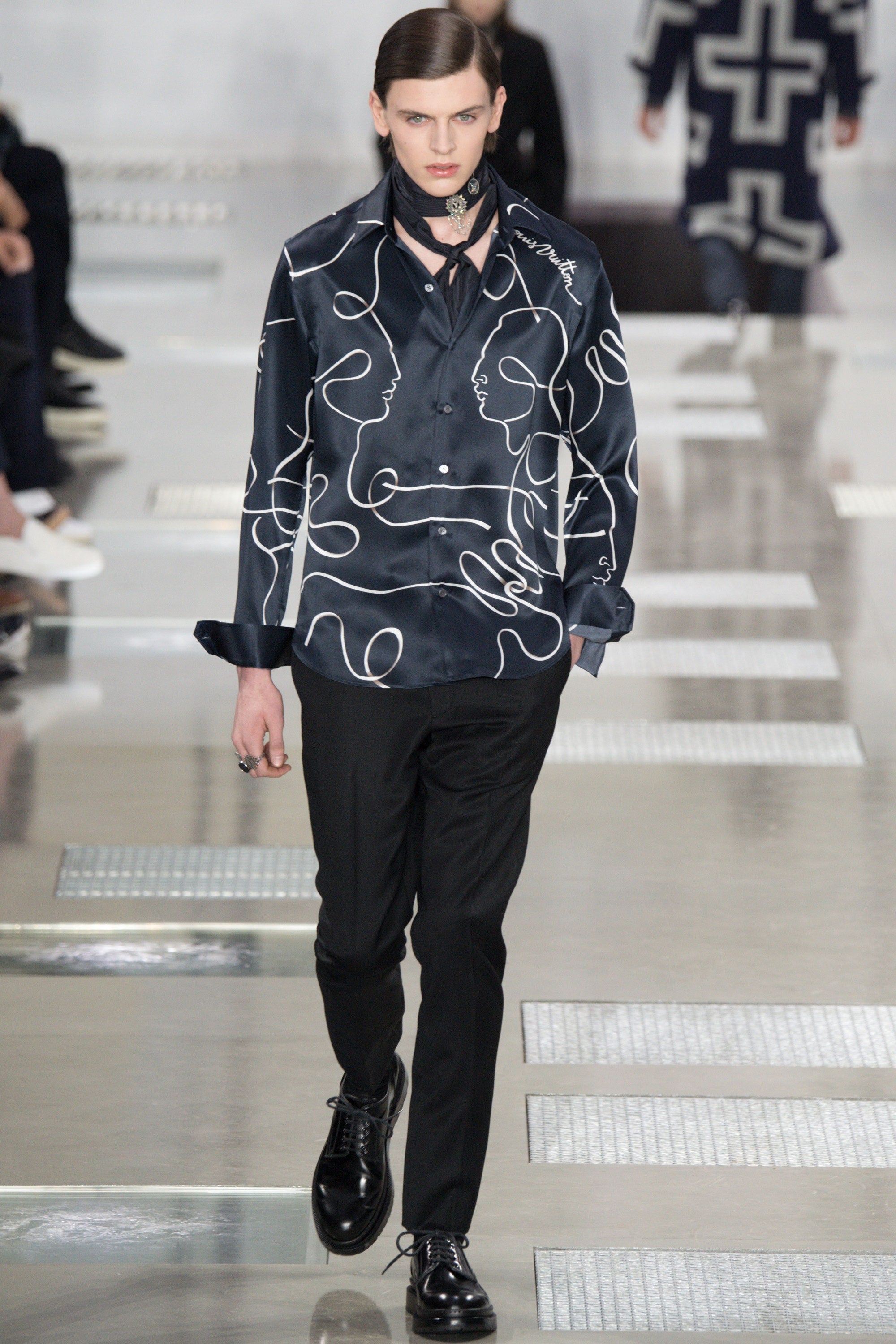 FW16 Louis Vuitton ‘Kiss’ Face Graphic Navy Blue Crewneck
