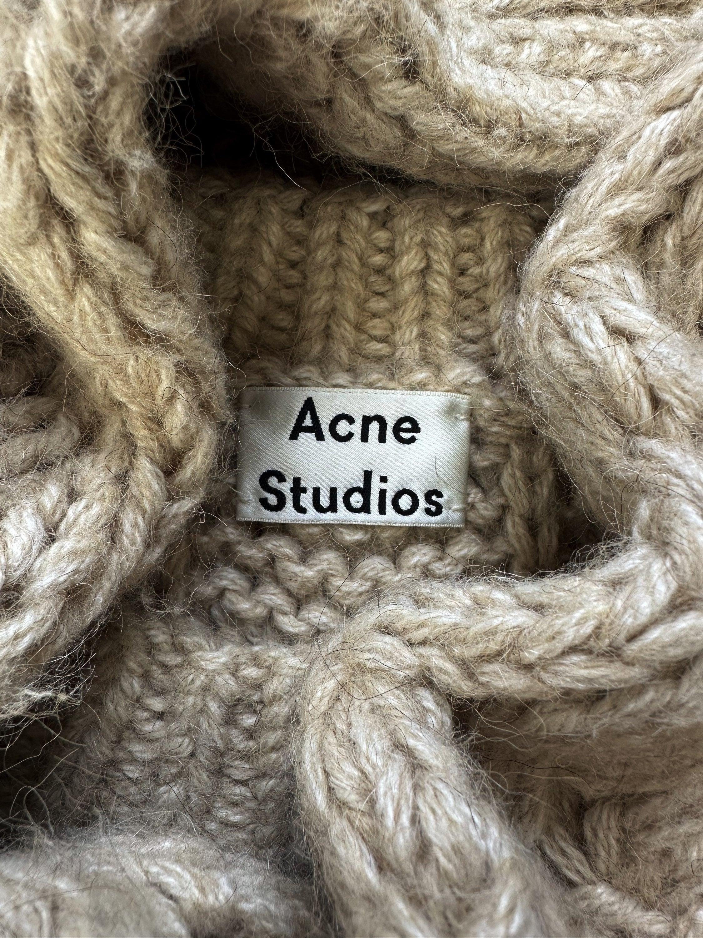 Acne Studios Heavy Weight ‘Cropped’ Knit Cream Sweater