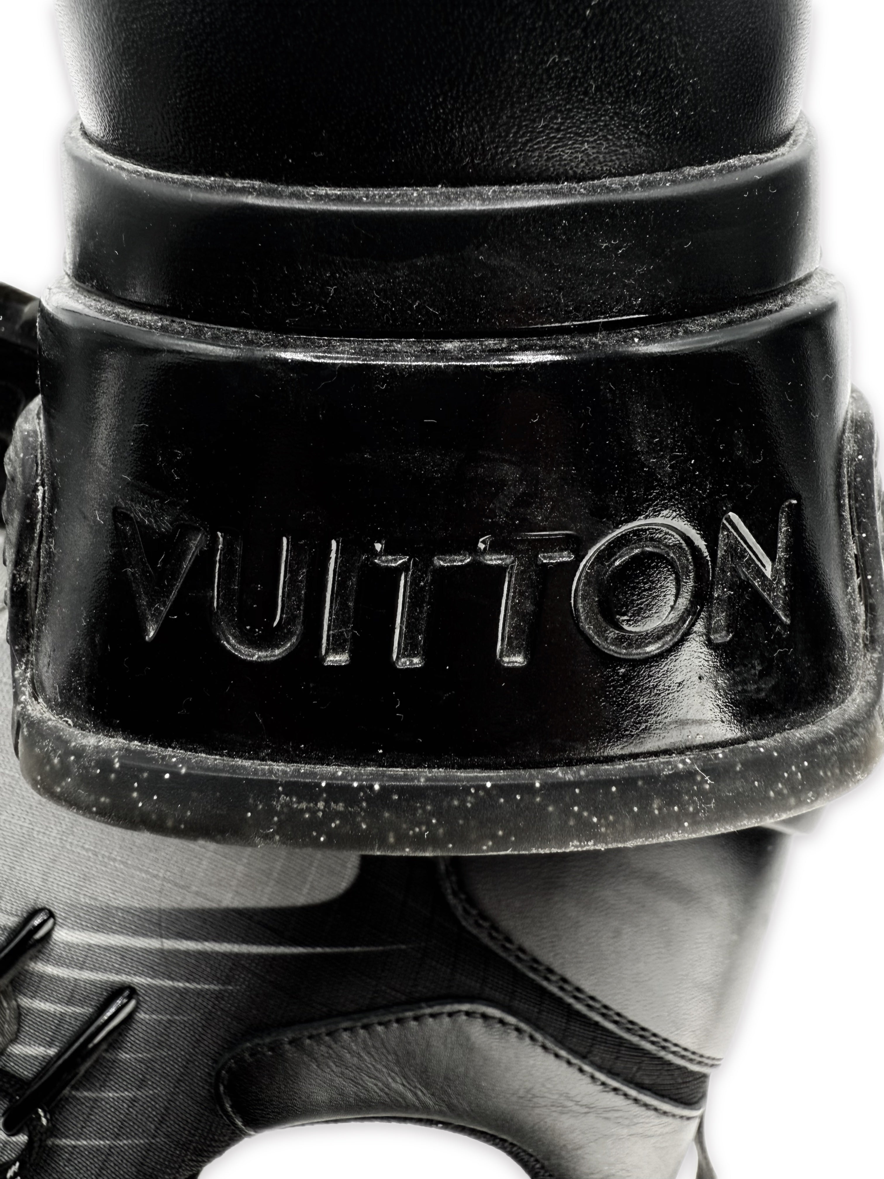 AW18 Louis Vuitton ‘Run Away Pulse’ Black Gradient Sneakers
