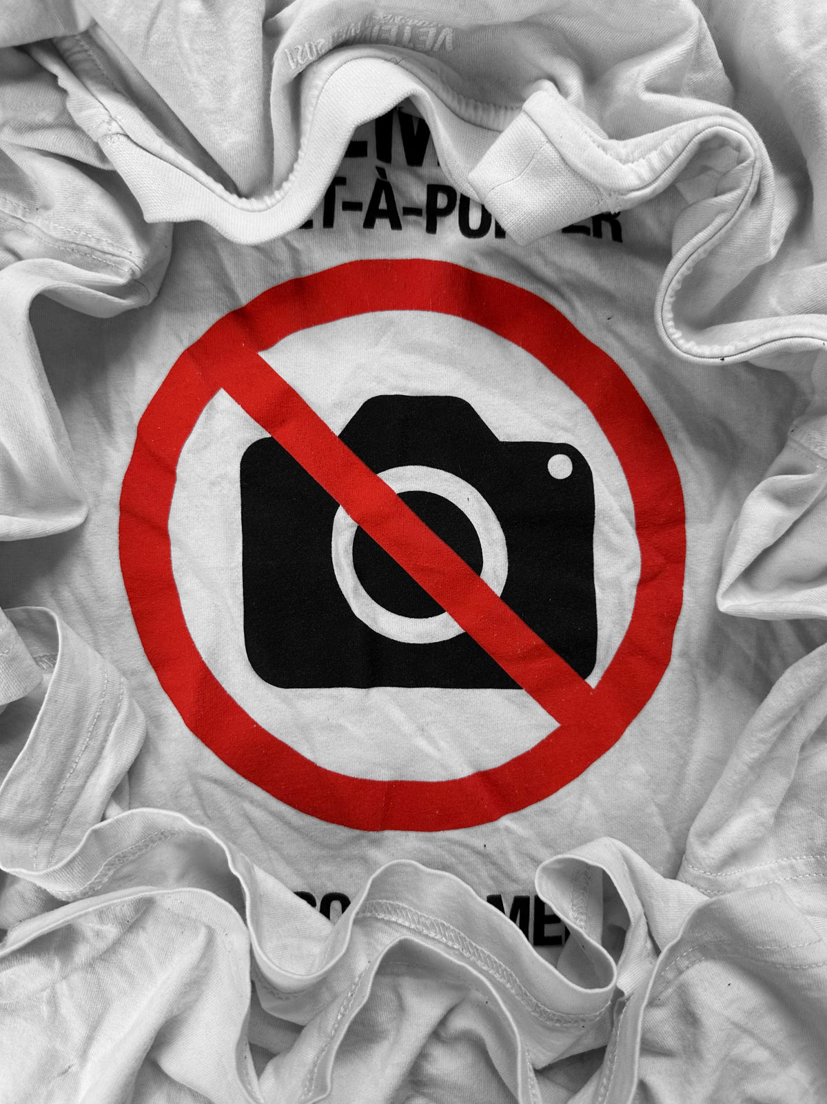 AW21 Vêtements ‘No Photos’ White Graphic Social Media T-Shirt