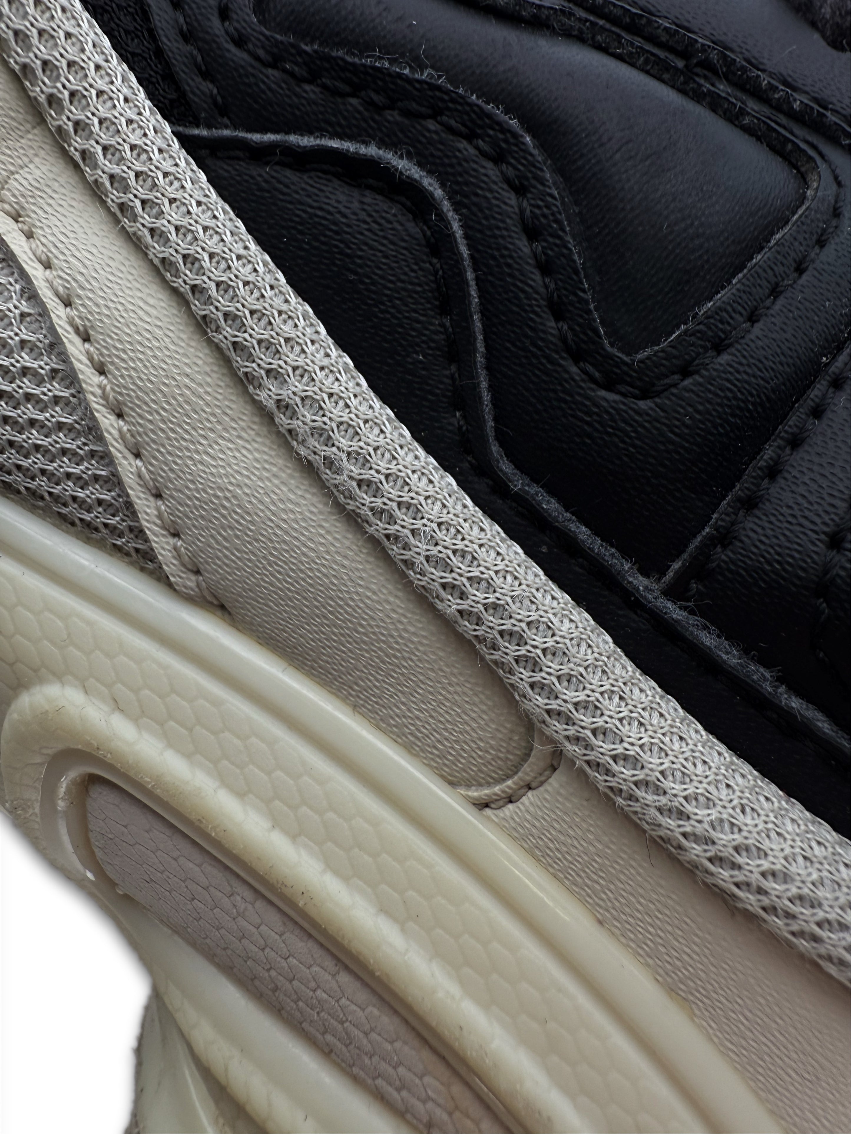 Raf Simons x Adidas ‘Ozweego’ Two Tone Low-top Sneakers