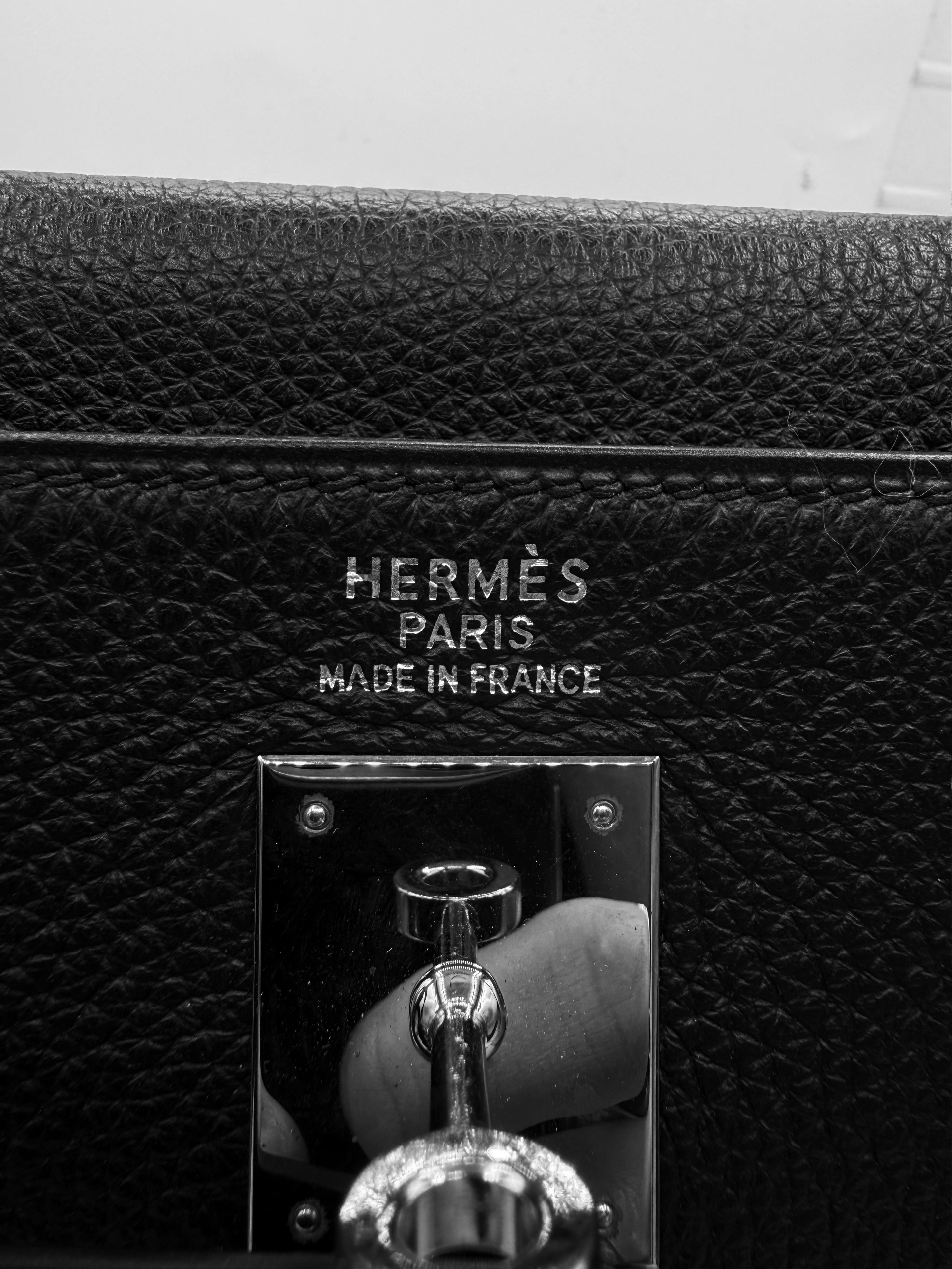 2002 Hermès Kelly 35 Retourne Black Togo Palladium Hand Bag