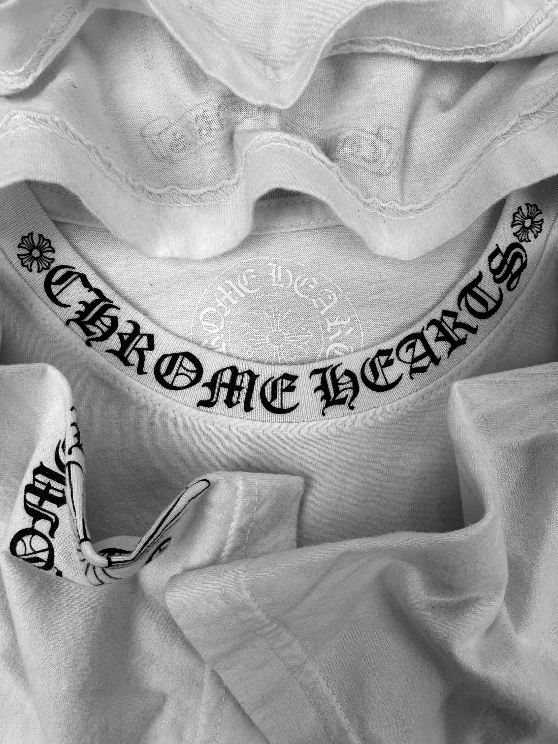 CHROME HEARTS CROSS EMBLEM GOTHIC LOGO POCKET T-SHIRT | ArchiveThreads