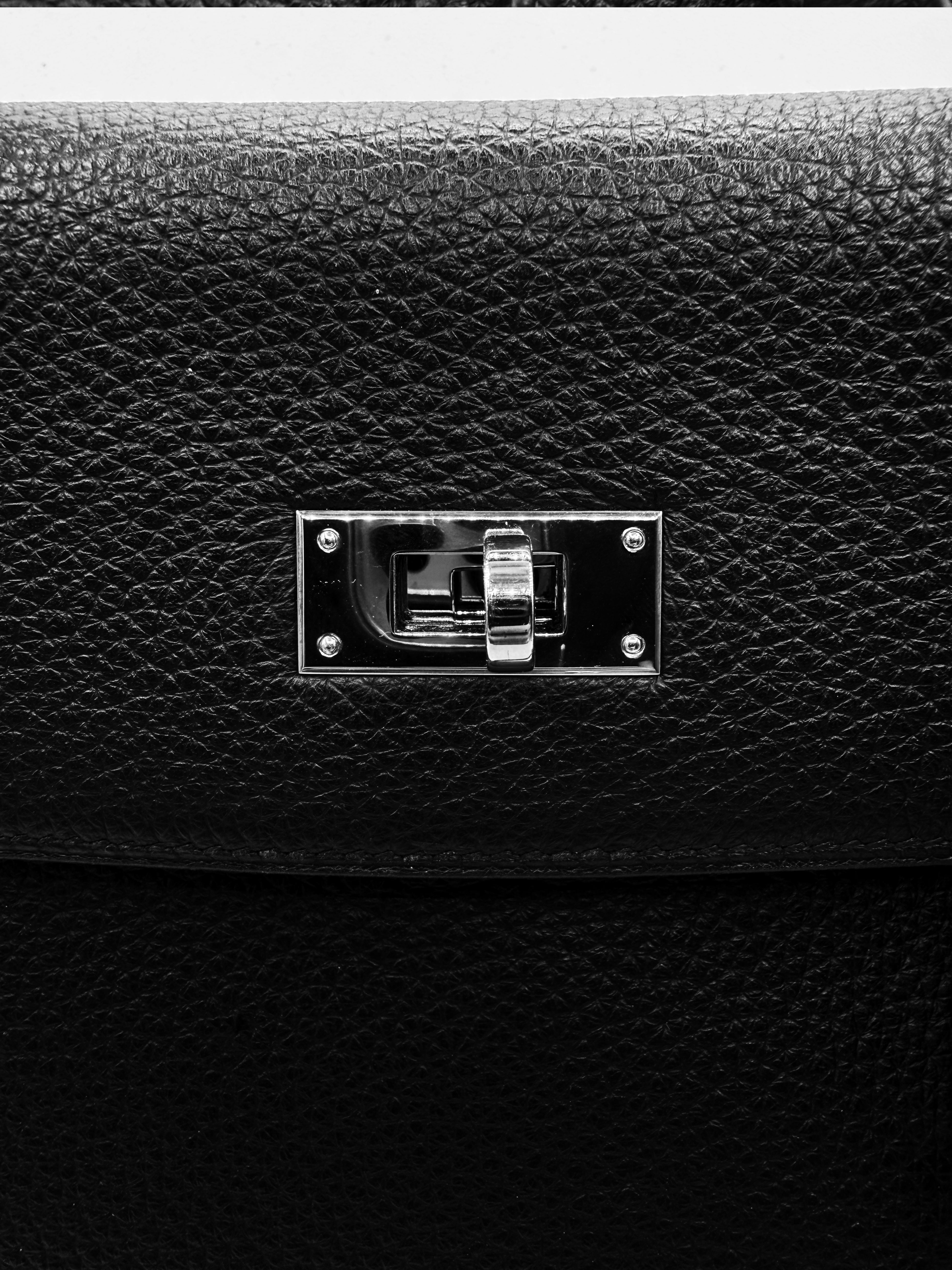 2002 Hermès Kelly 35 Retourne Black Togo Palladium Hand Bag