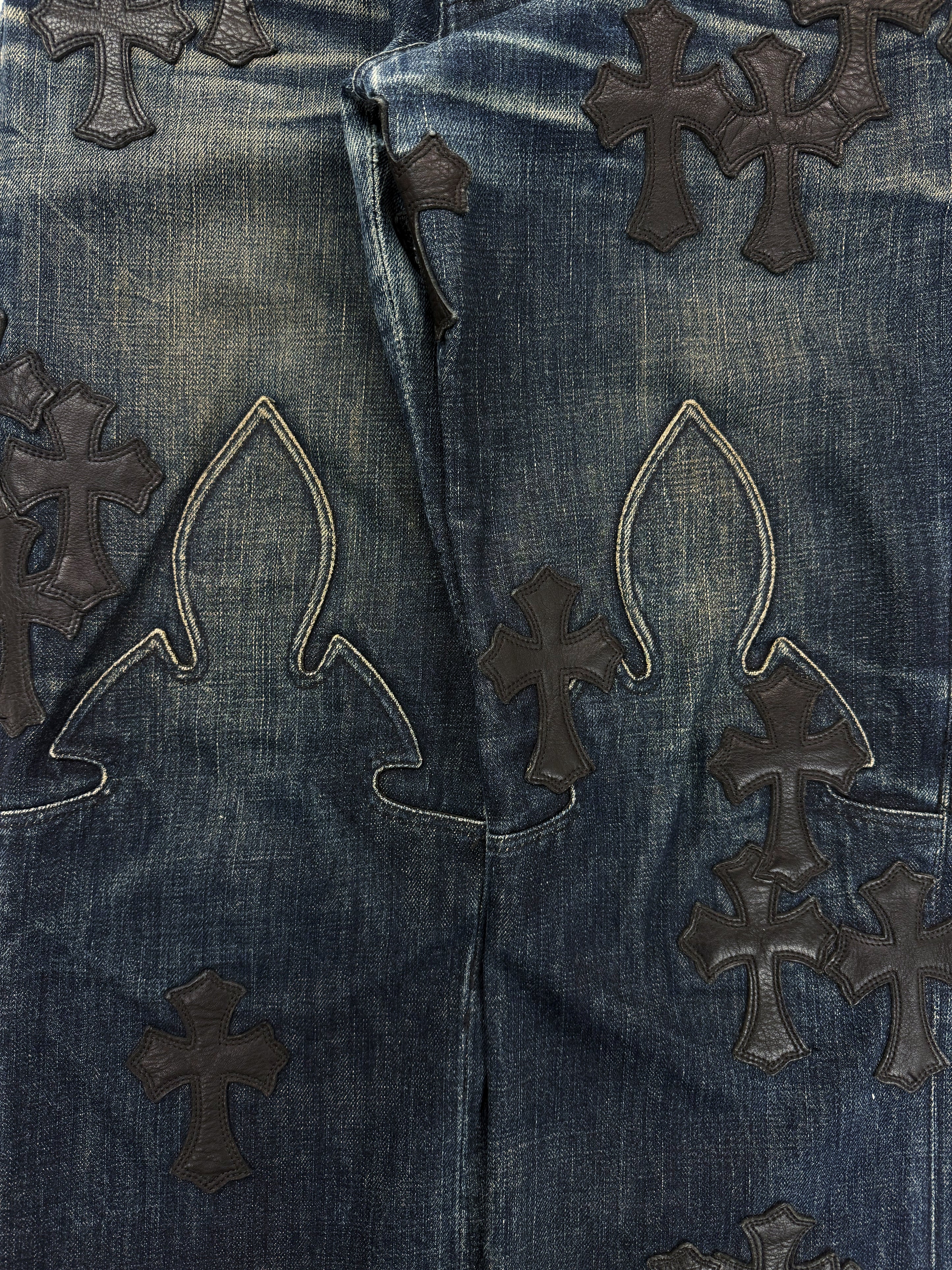 Chrome Hearts Flooded 50 Cross Patch Fleur Knee Blue Washed Denim Jeans