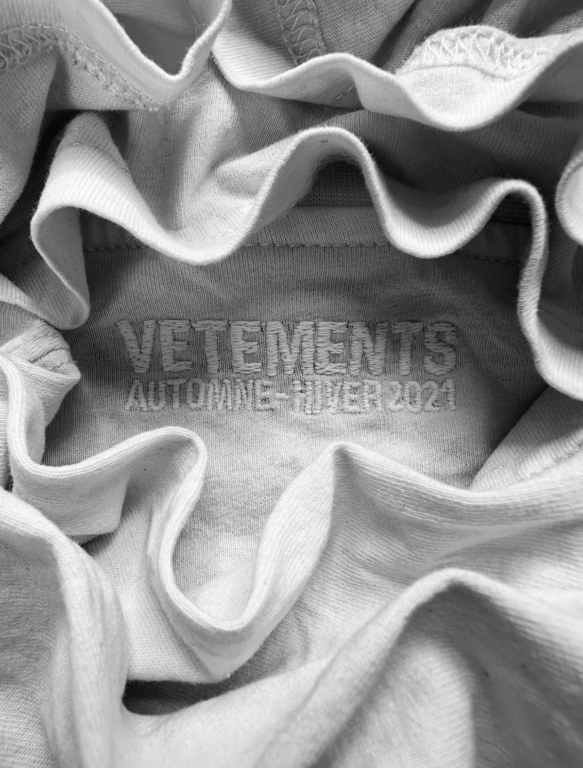 AW21 Vêtements ‘No Photos’ White Graphic Social Media T-Shirt