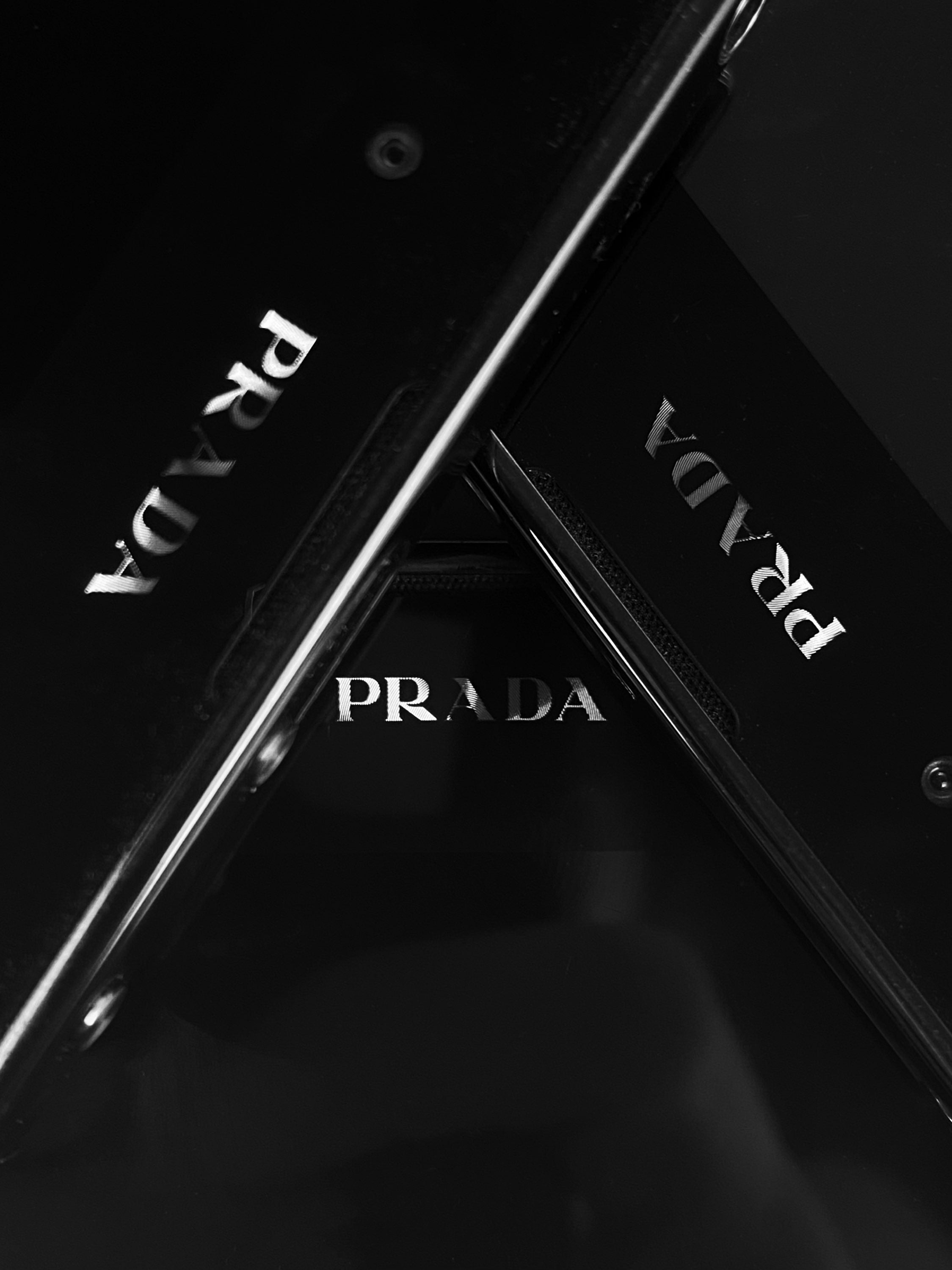 2012 Prada x LG ‘L-O2D’ 3.0 Capacitative Touch Screen Phone