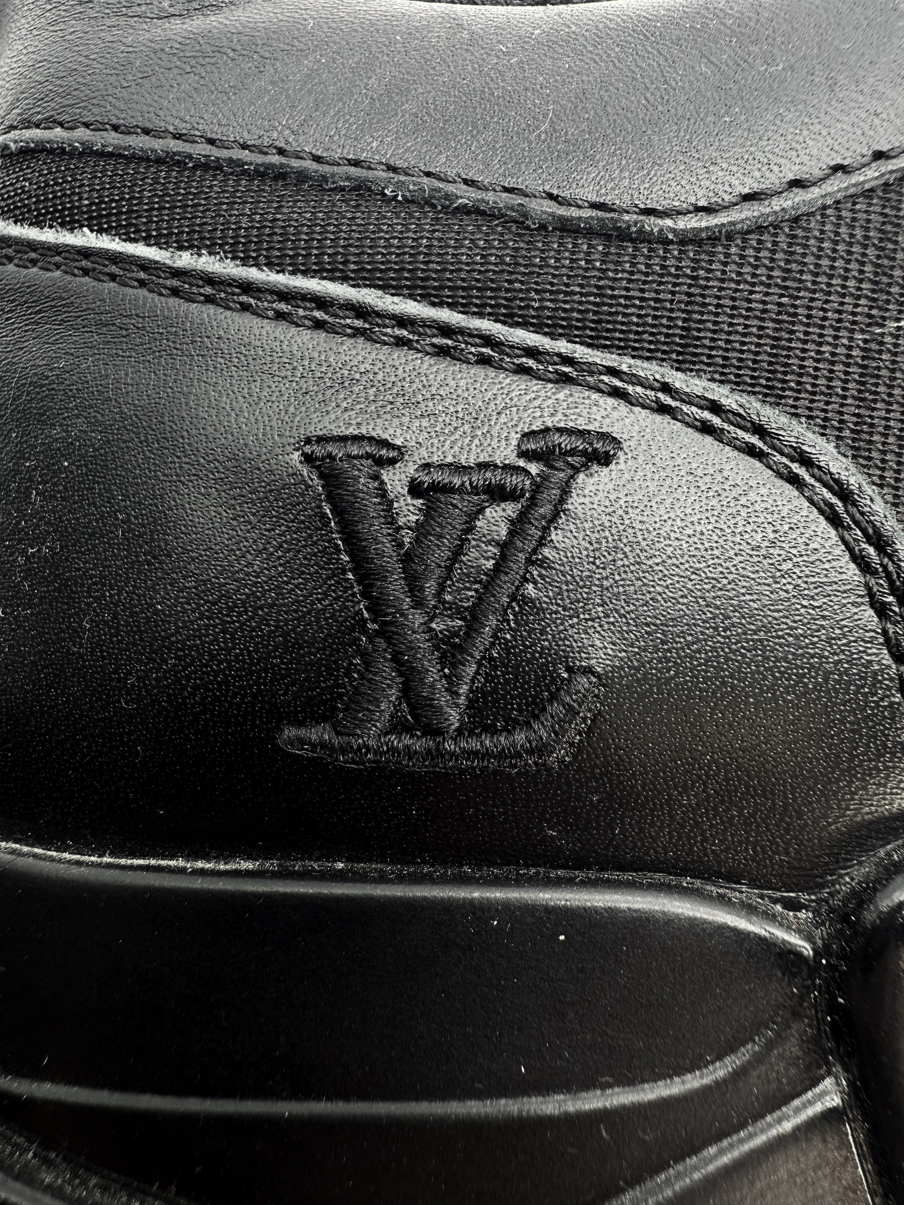 AW18 Louis Vuitton ‘Run Away Pulse’ Black Gradient Sneakers