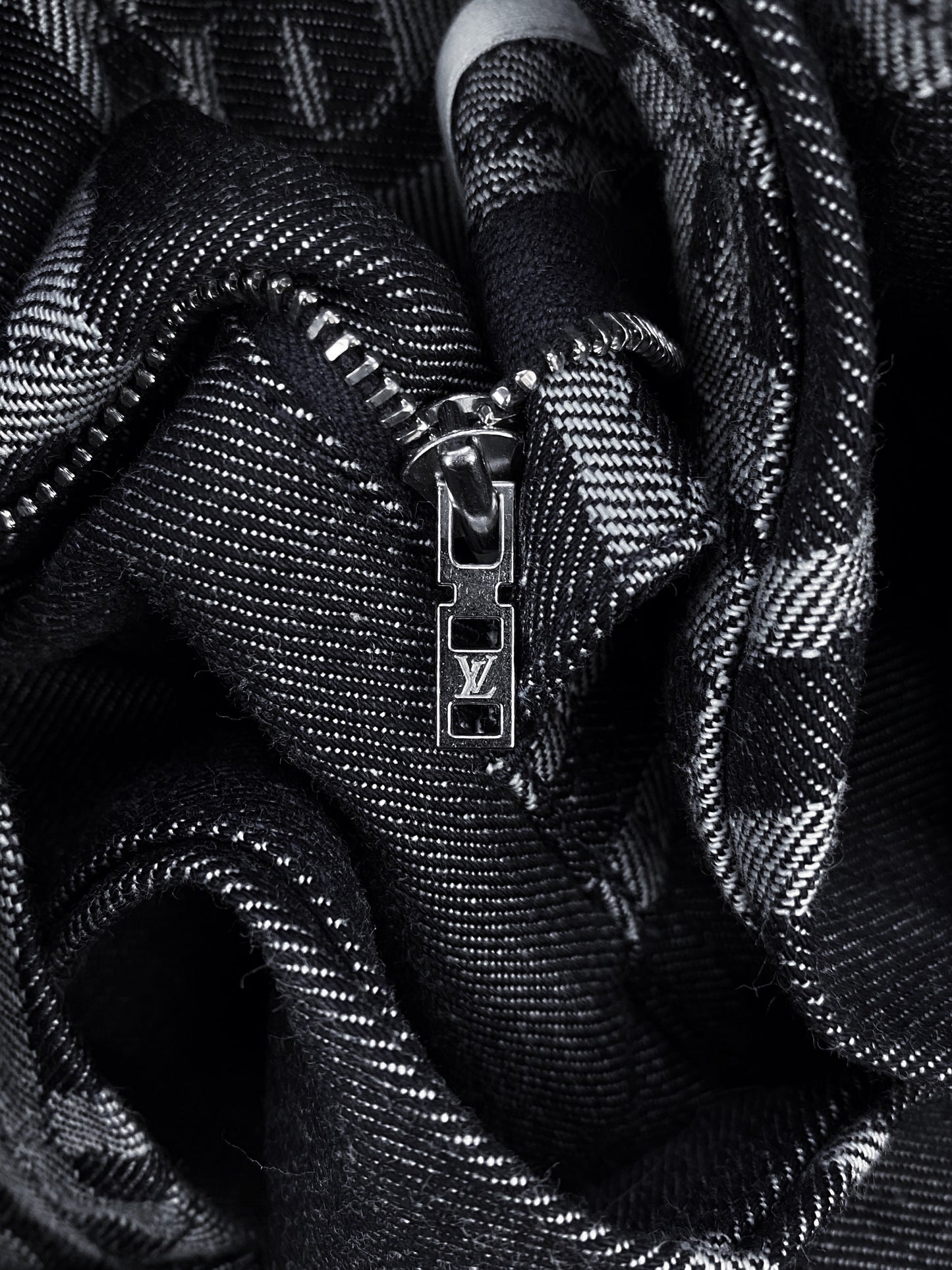 SS20 Louis Vuitton by Virgil Abloh ‘Chain’ Woven Charcoal Denim