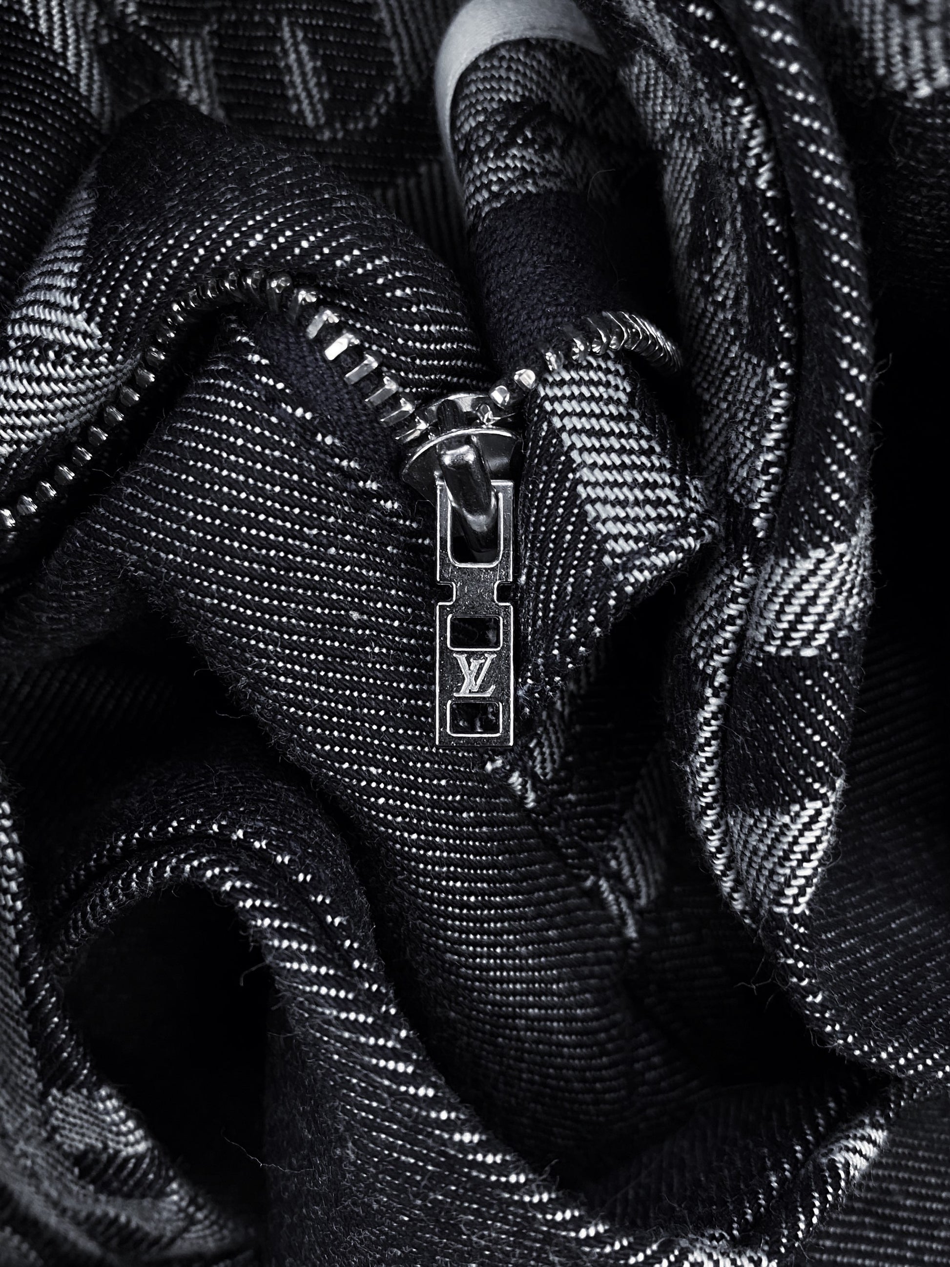 SS20 Louis Vuitton by Virgil Abloh ‘Chain’ Woven Charcoal Denim