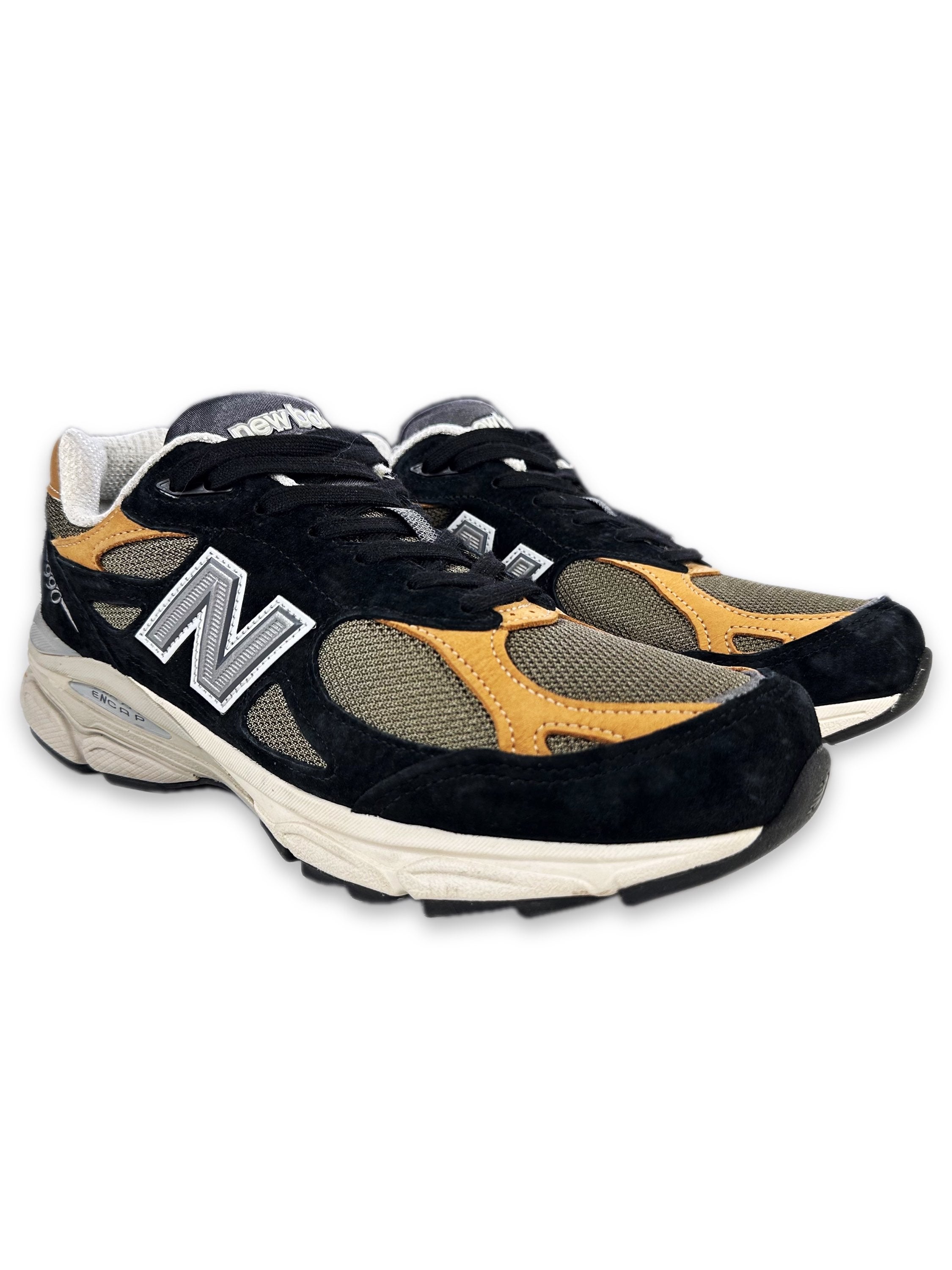 New Balance x Teddy Santis 990v3 Low-top Sneakers