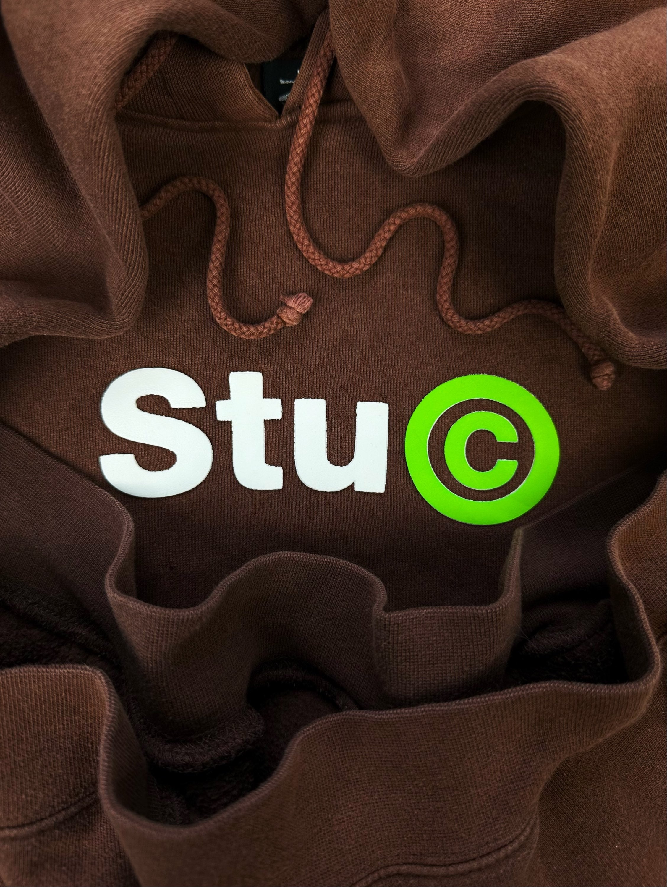00s Stüssy ‘STU ©’ Motif Brown Heavyweight Slogan Hoodie