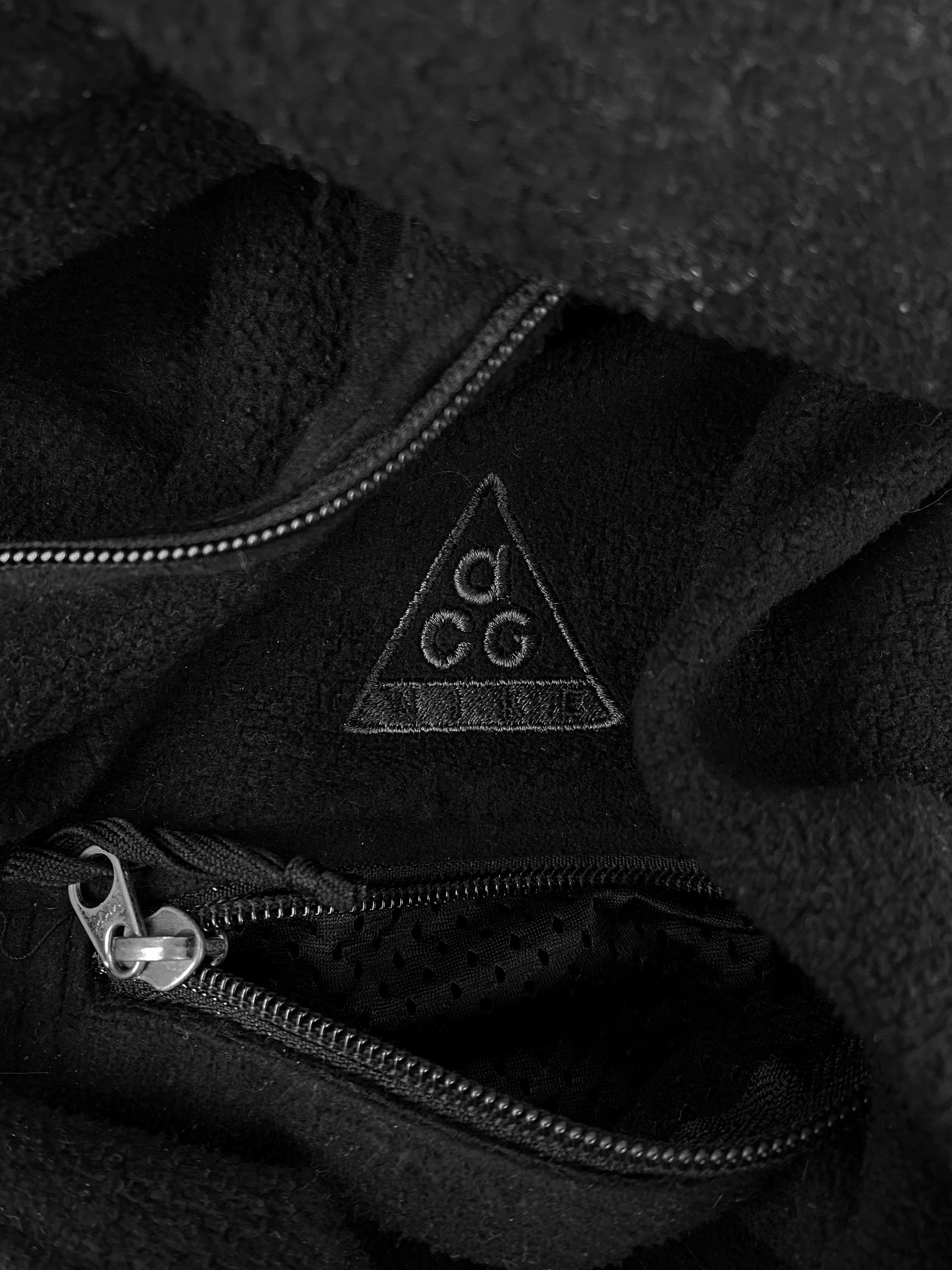 00s Nike ACG Embroidered Multi-zip Black Fleece Jacket