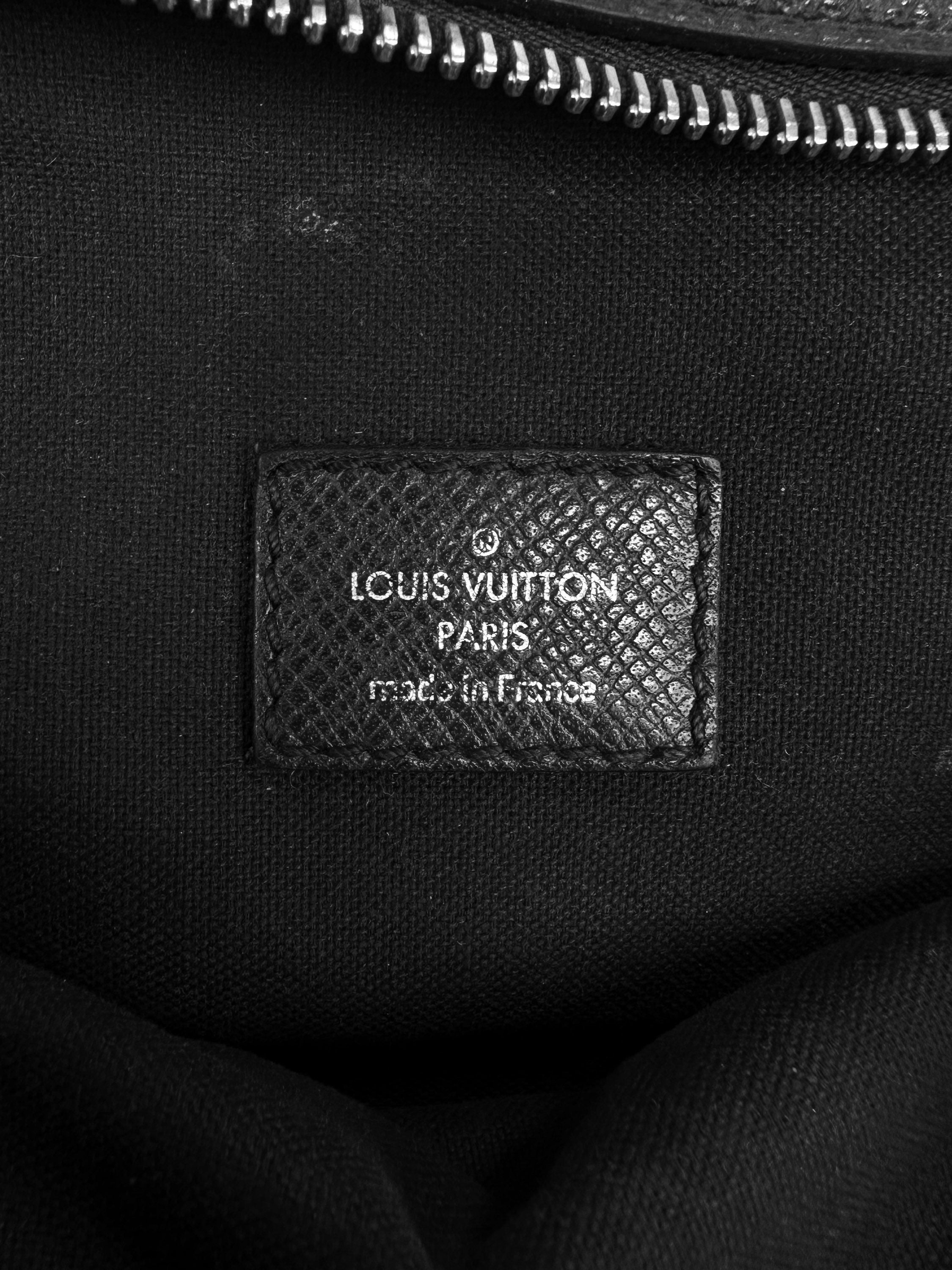 Louis Vuitton Black Leather Crossbody Zip Bag