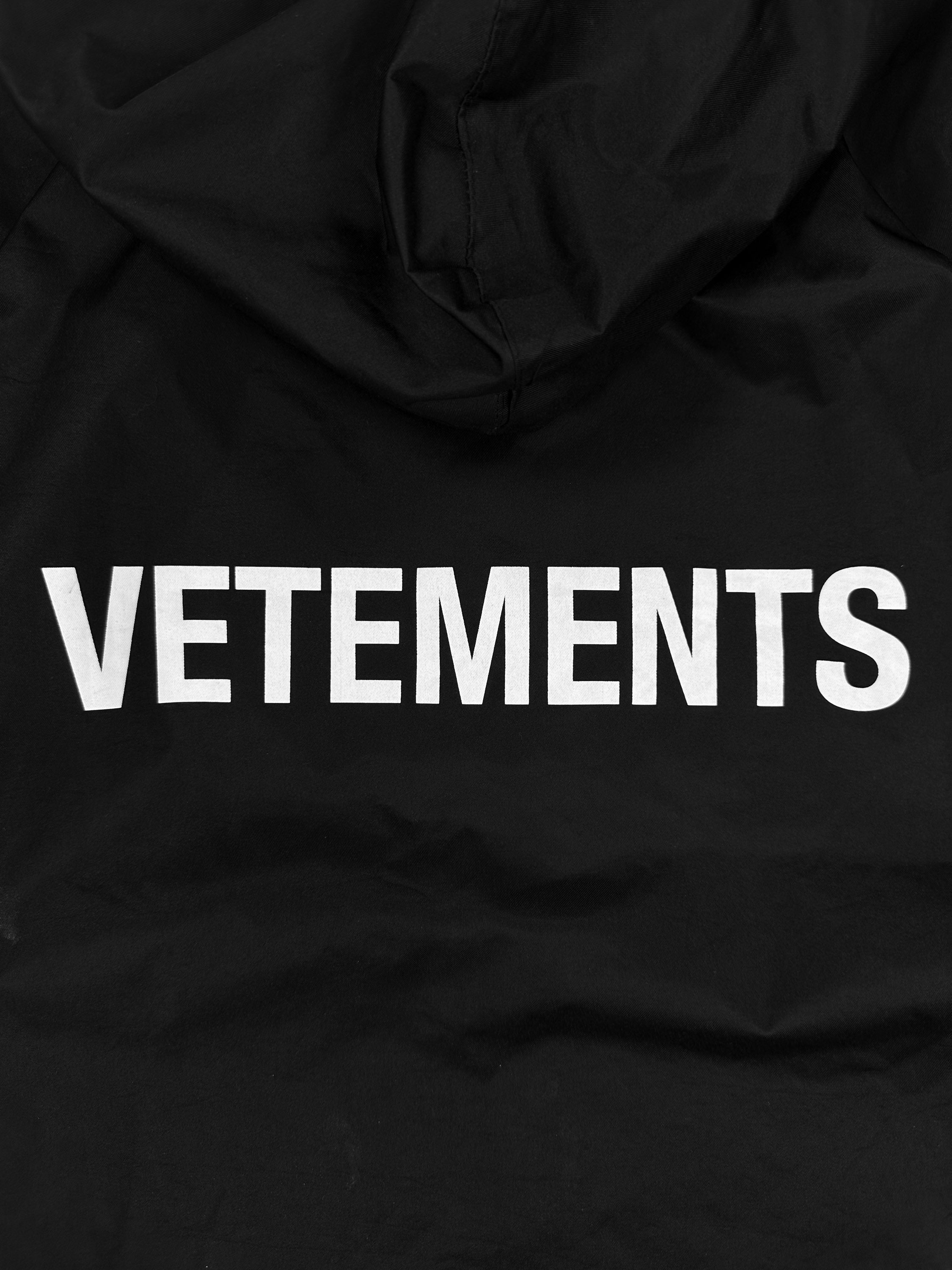 SS16 Vetements ‘Spell Out Logo’ Black Light Weight Rain Coat
