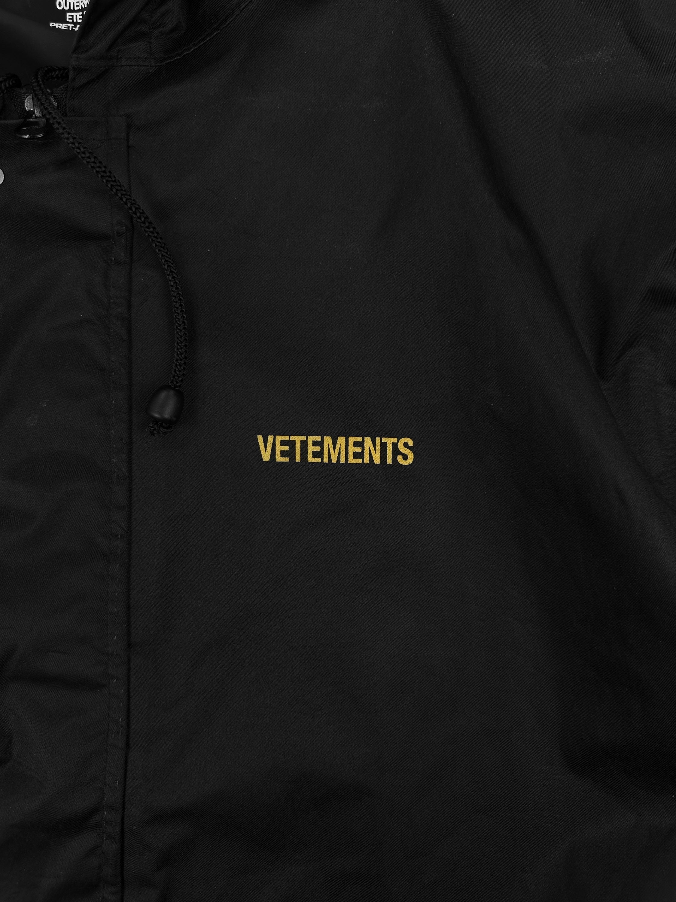 SS16 Vetements ‘Spell Out Logo’ Black Light Weight Rain Coat