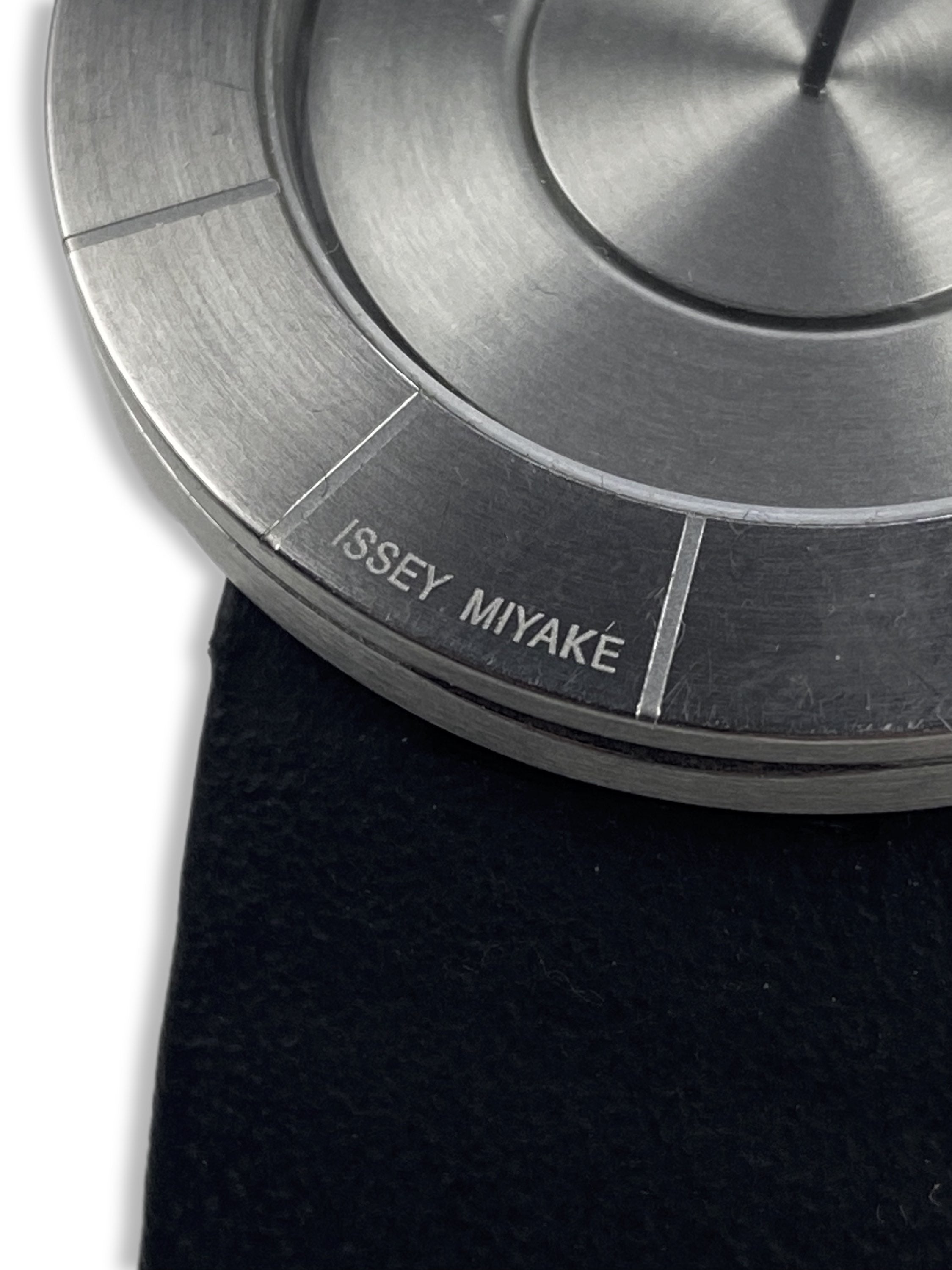 90s Issey Miyake TO SILAN001 Minimal Silver Watch