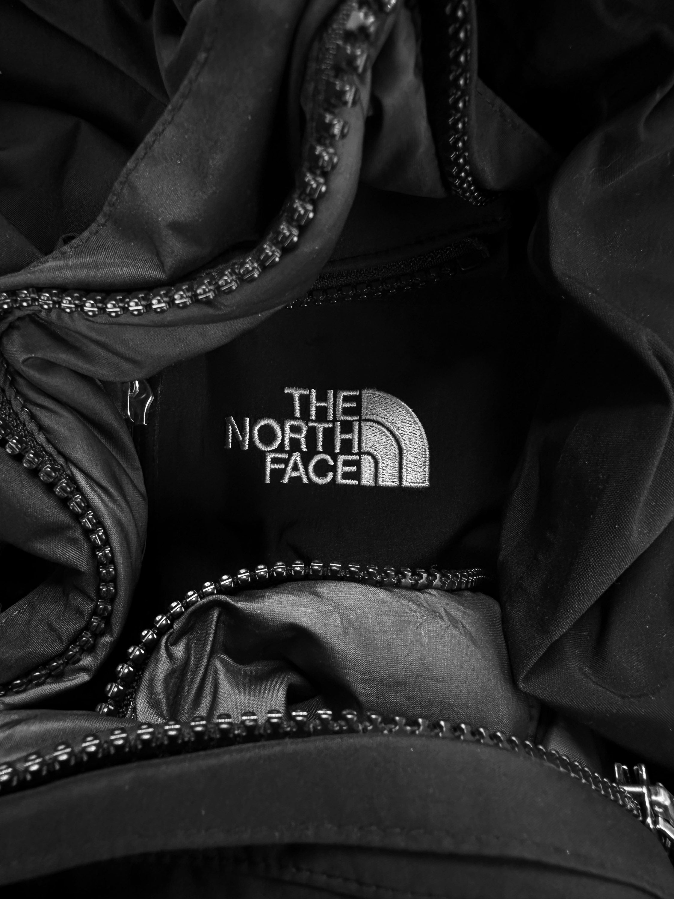 00s The North Face ‘Summit Series’ Hyvent Alpha Jacket