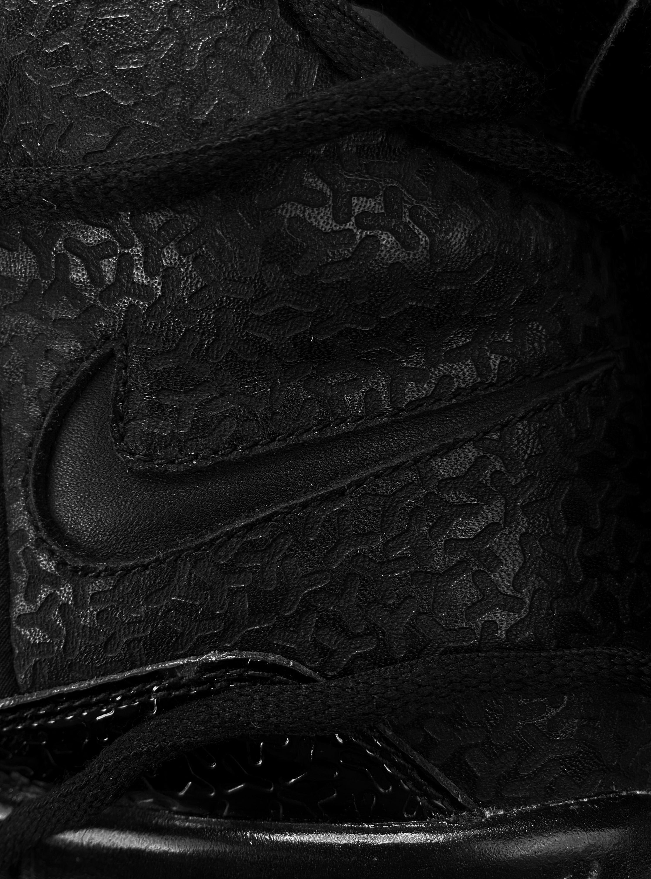 2009 Nike Air Yeezy 1 ‘Blink’ Phosphorescent High-top Sneakers