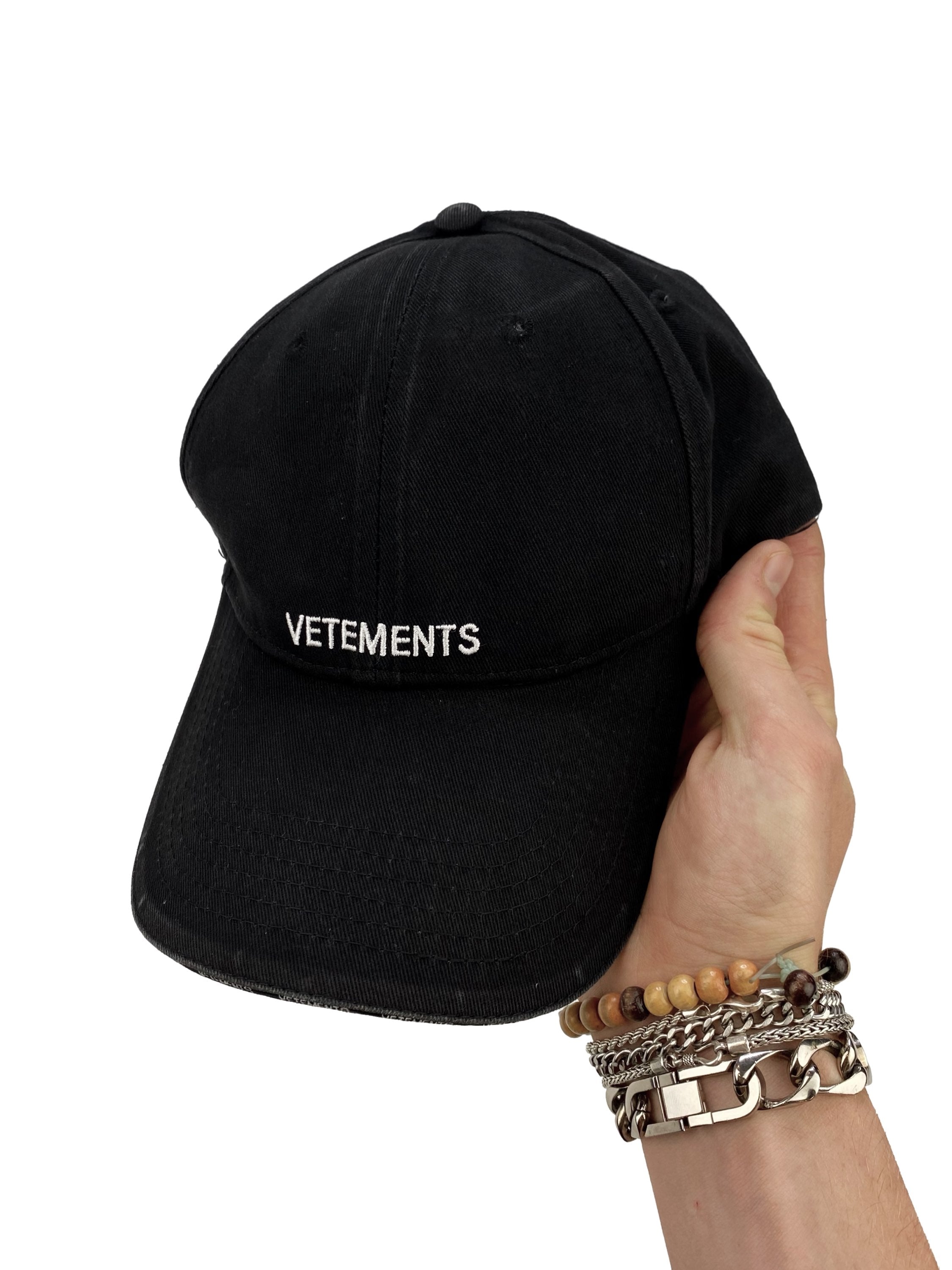 AW17 Vetements Embroidered Logo Snap-back Hat