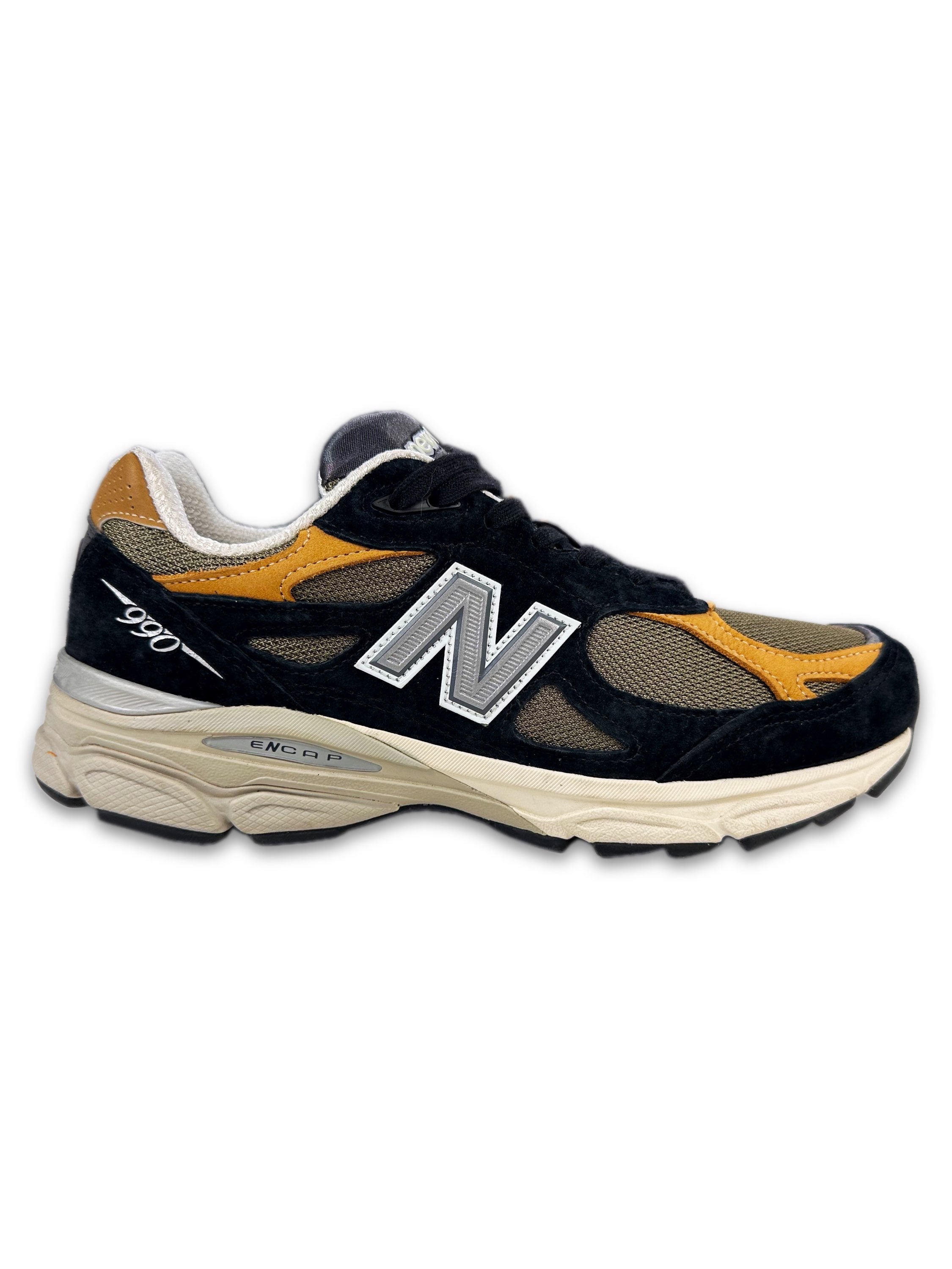 New Balance x Teddy Santis 990v3 Low-top Sneakers
