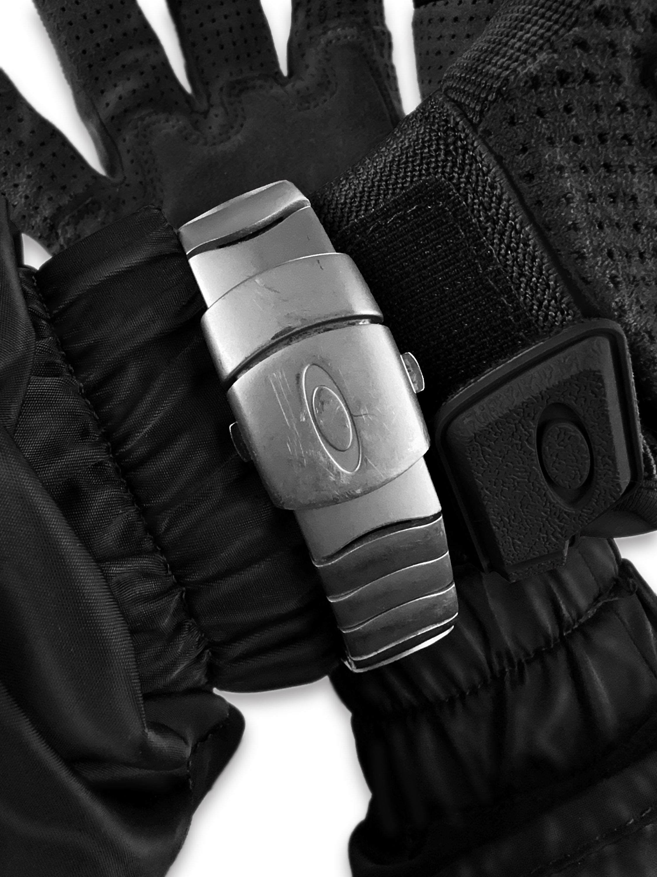1998 Oakley ‘Timebomb’ Titanium Carbon Fiber Wristwatch
