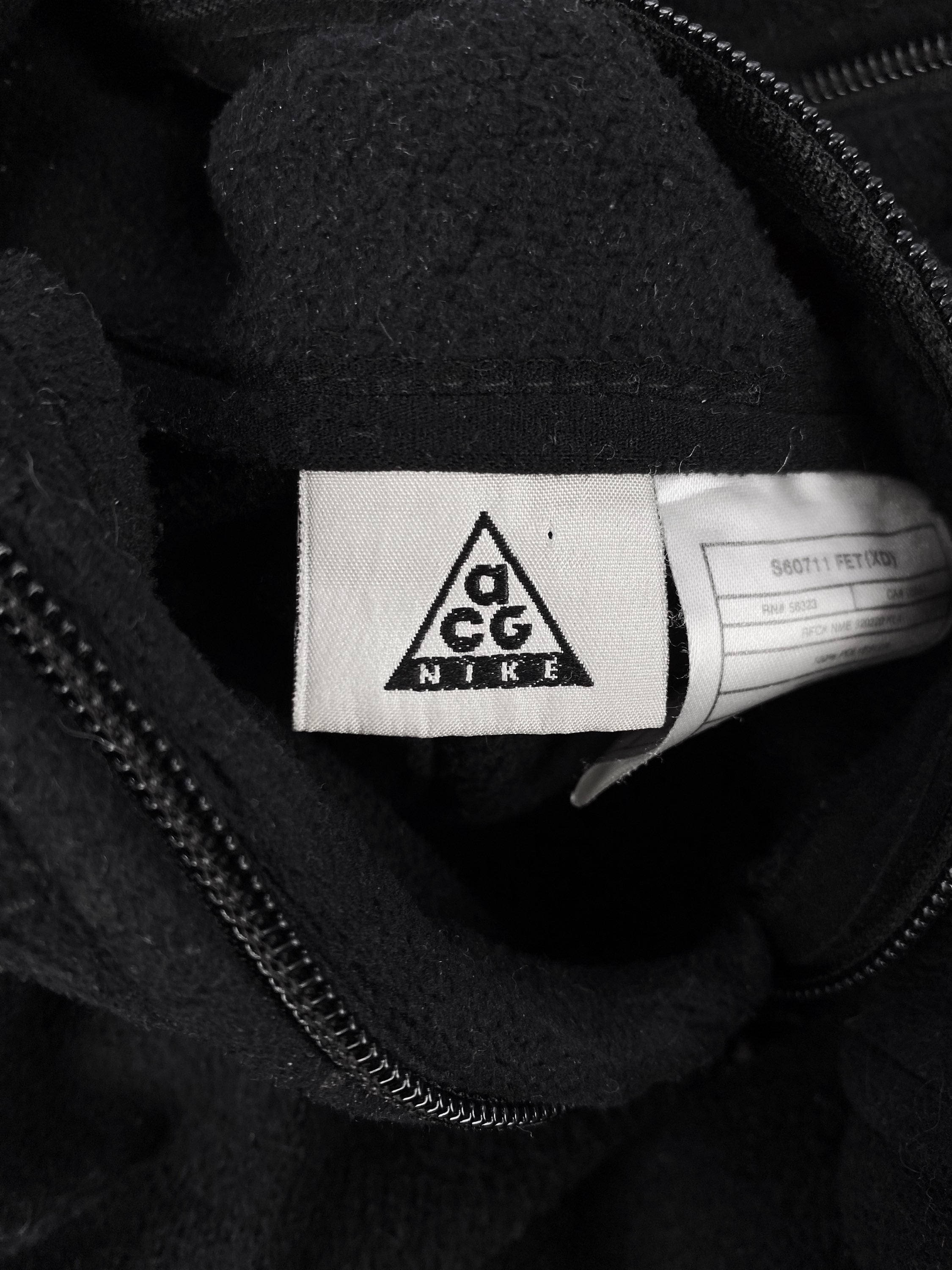 00s Nike ACG Embroidered Multi-zip Black Fleece Jacket