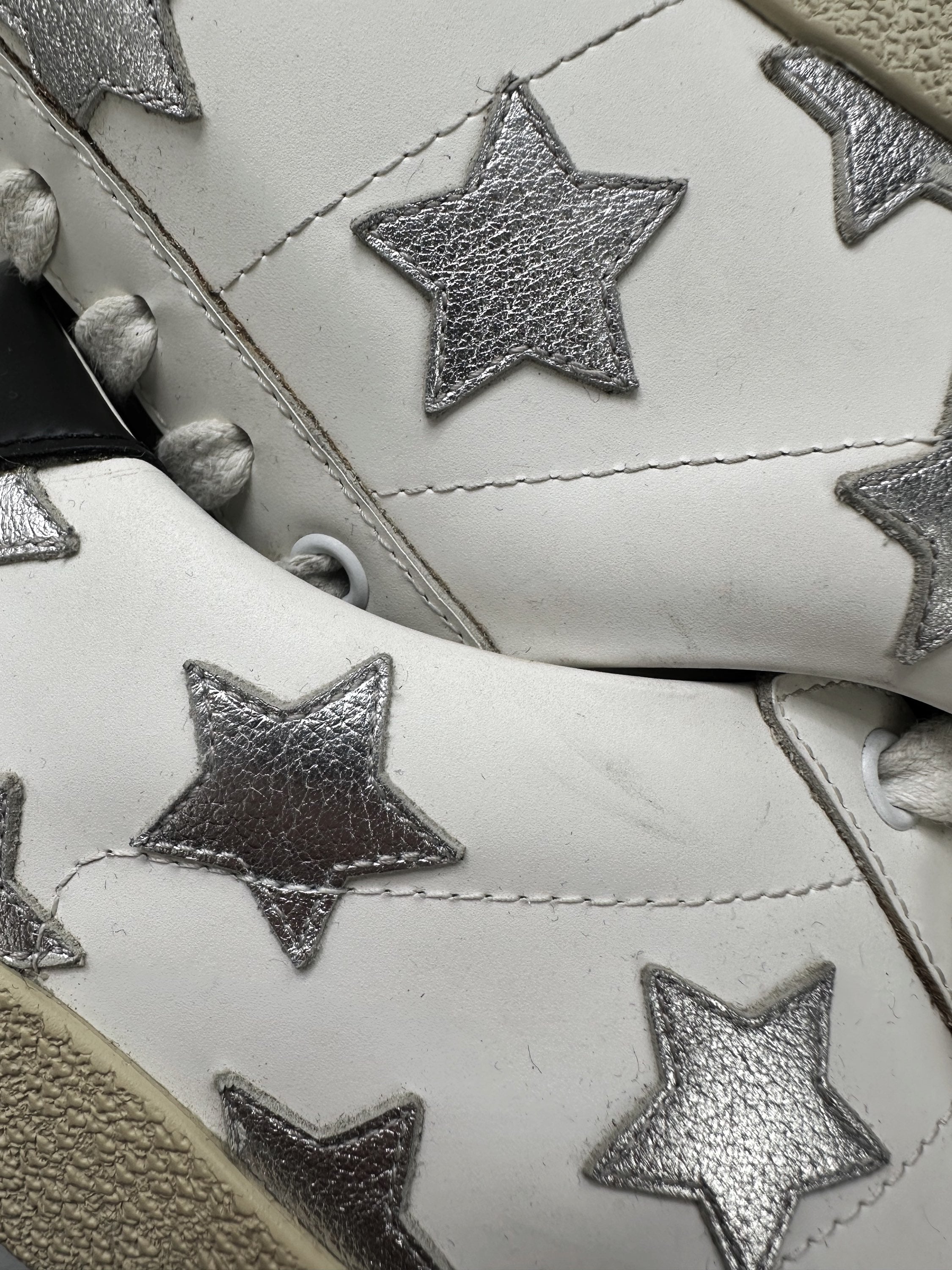 Saint Laurent Paris ‘Star’ Patch Leather Low-top Sneakers