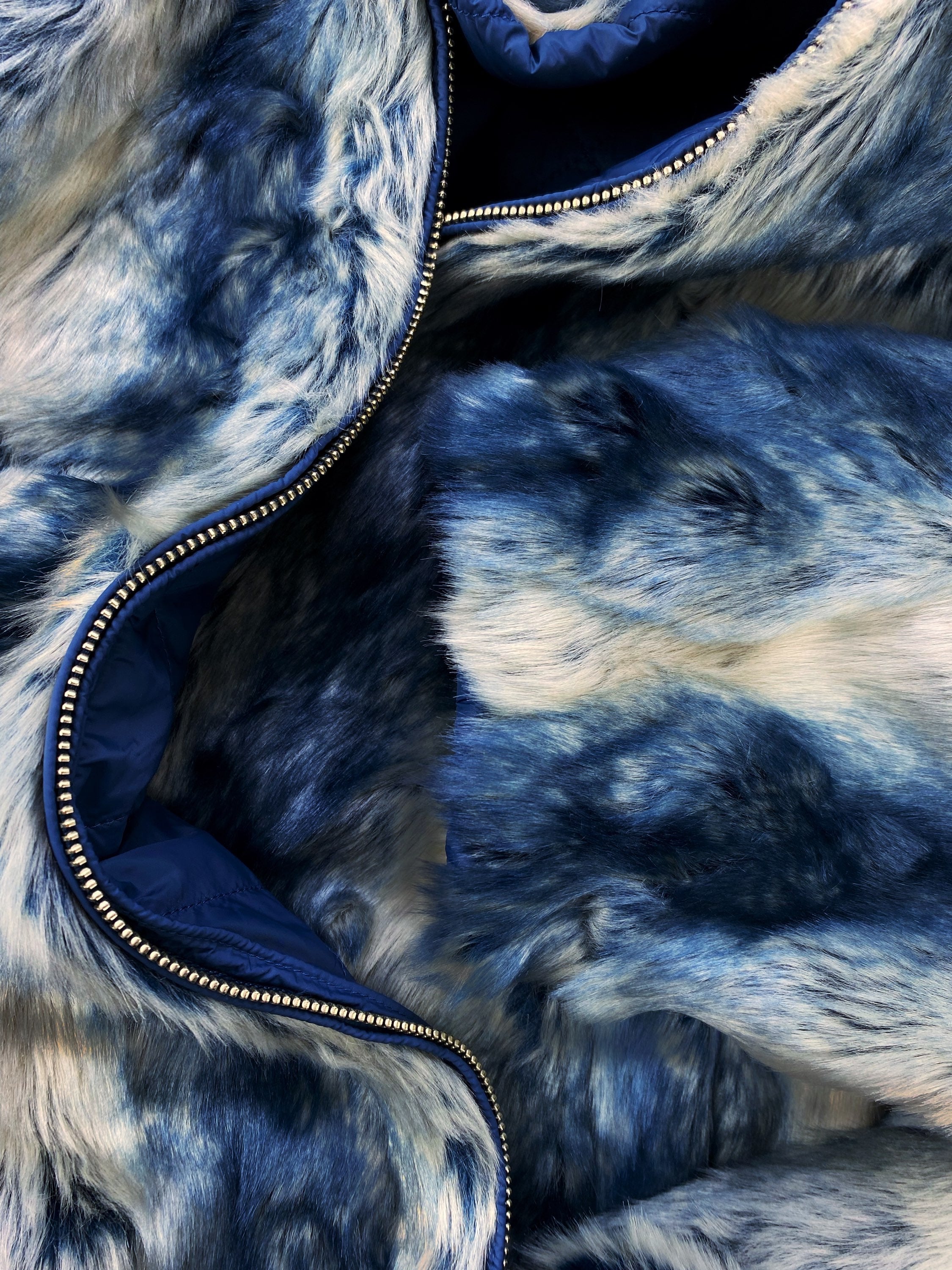 FW22 Supreme ‘3M’ Faux Fur Gradient Reversible Bomber Jacket