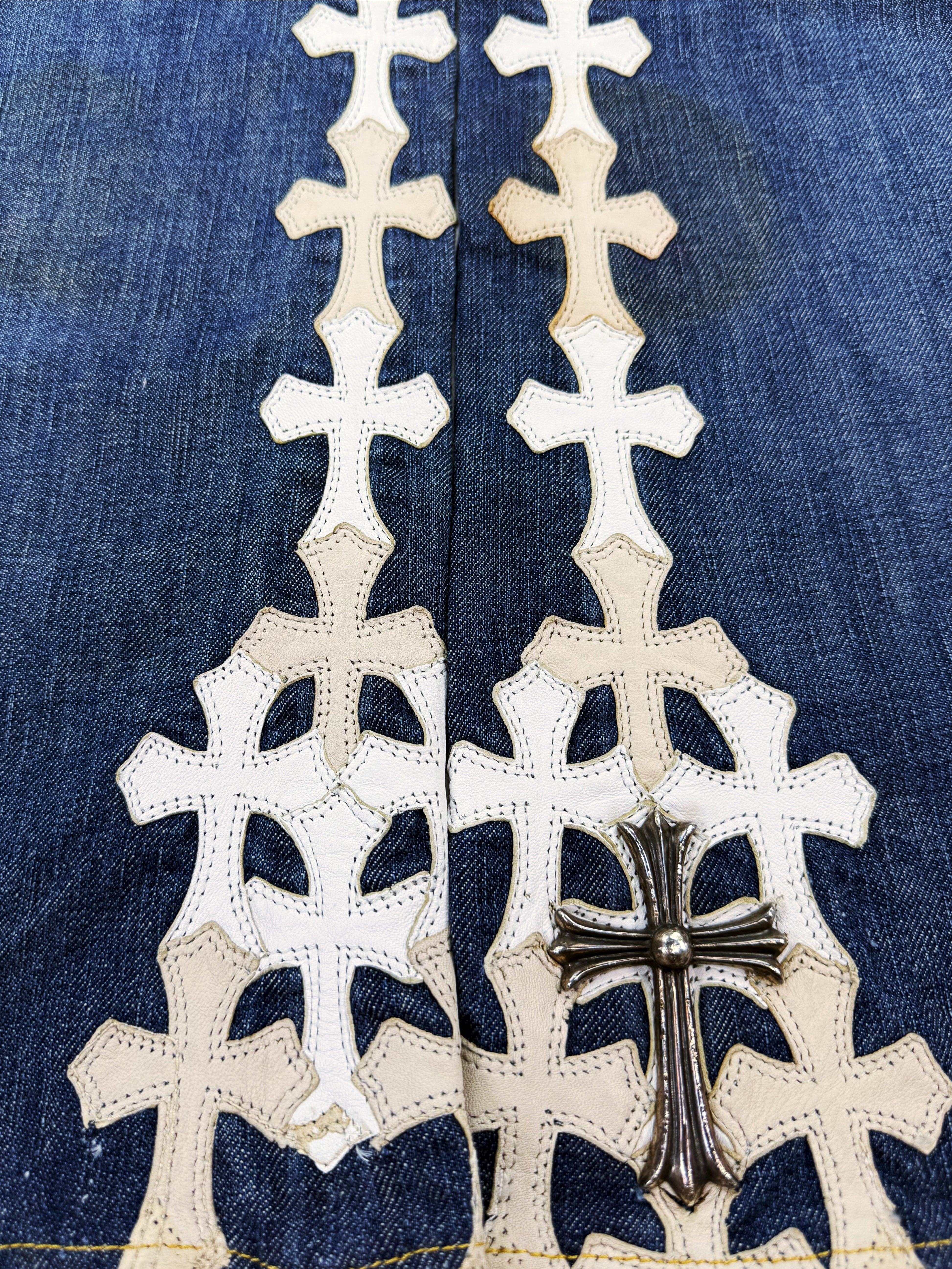 Chrome Hearts 43 Cross Patch Silver Pendant Flooded Blue Denim Jeans
