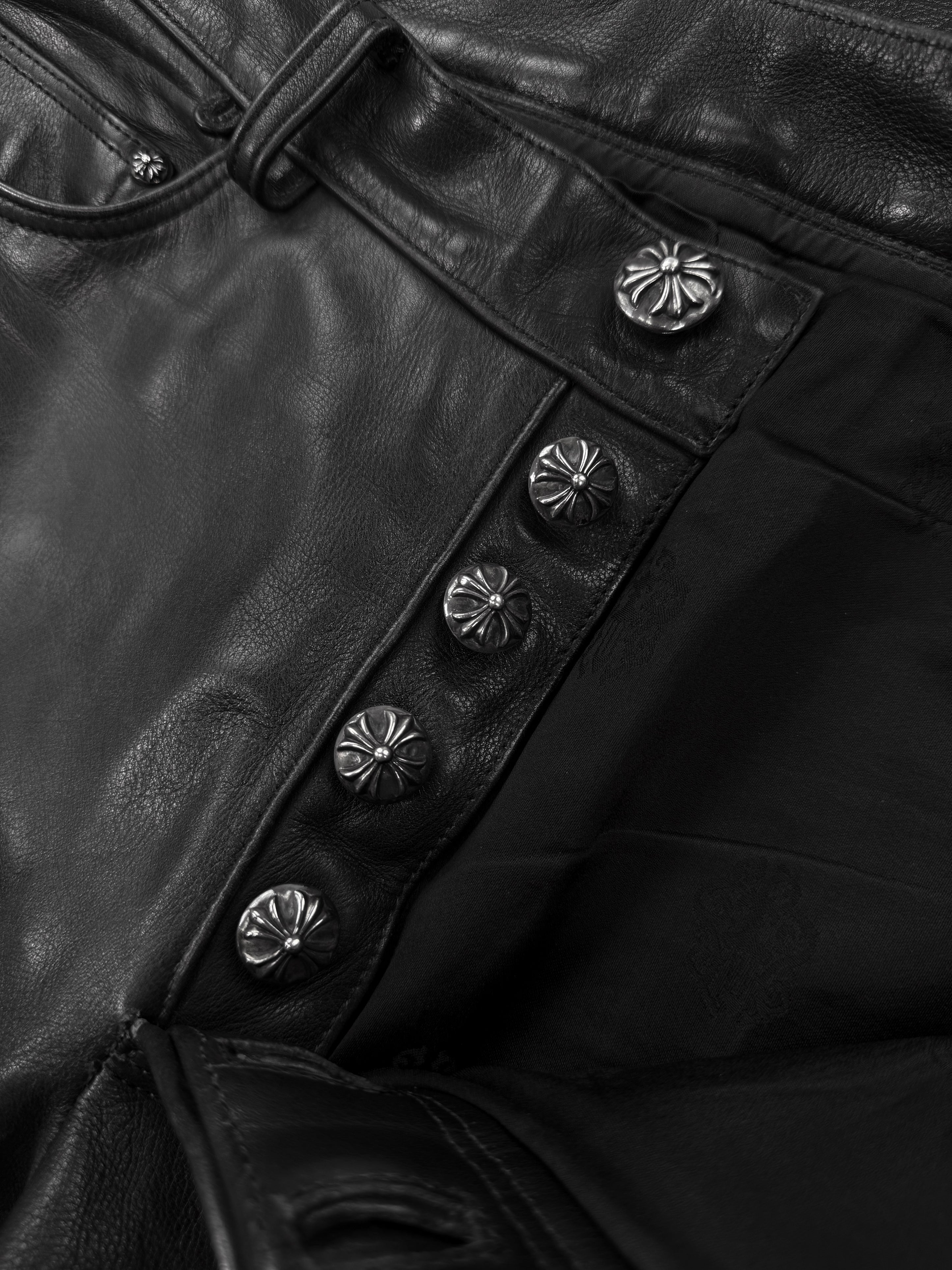 Chrome Hearts 30 Cross Patch Gunslinger Back Buckle Fleur Knee Leather Pants