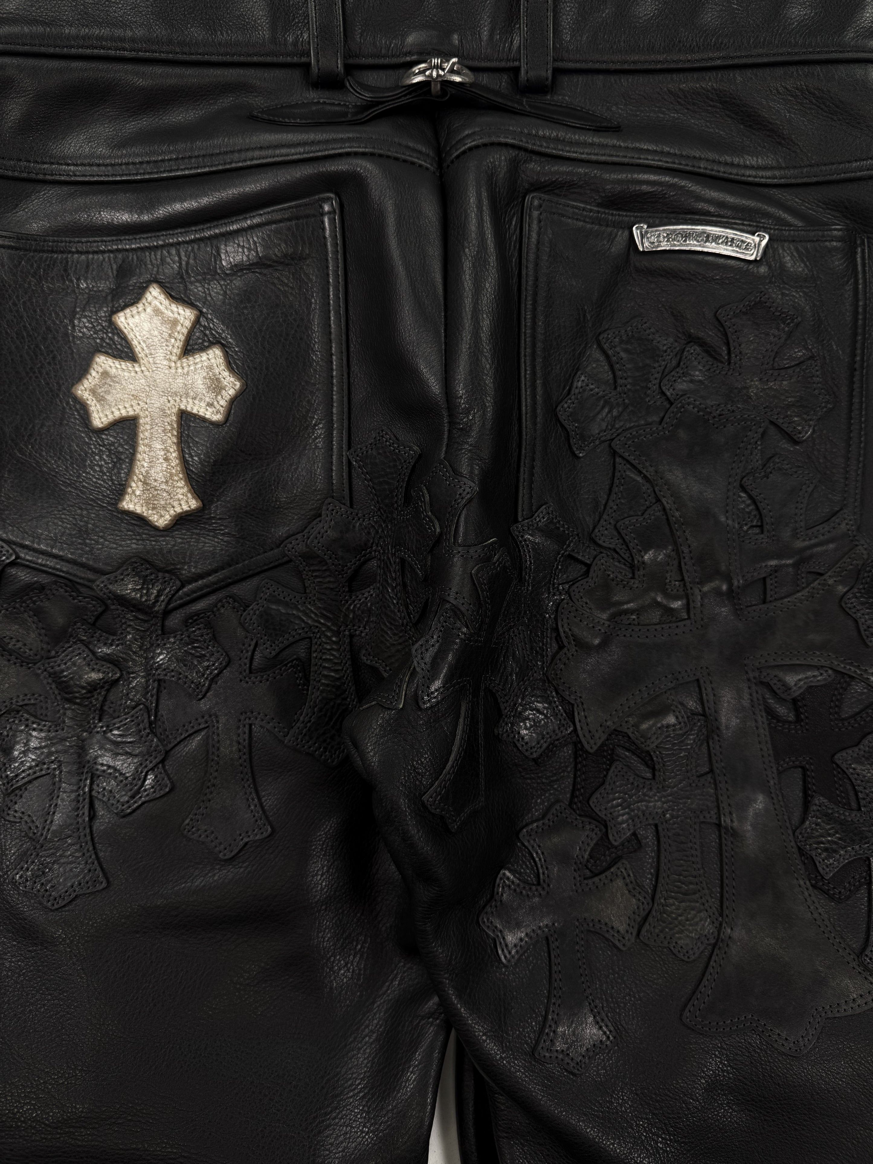Chrome Hearts 30 Cross Patch Gunslinger Back Buckle Fleur Knee Leather Pants