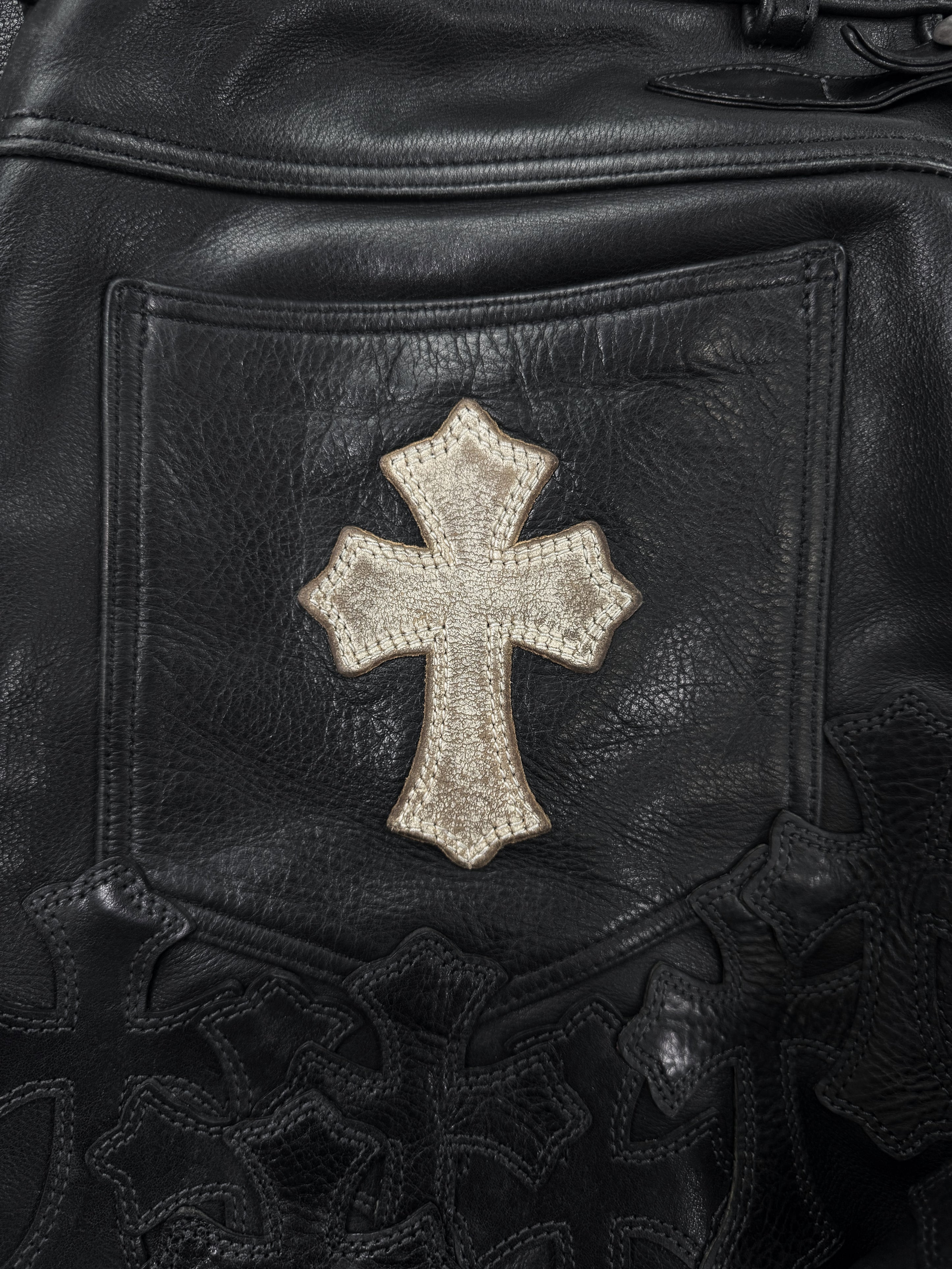 Chrome Hearts 30 Cross Patch Gunslinger Back Buckle Fleur Knee Leather Pants