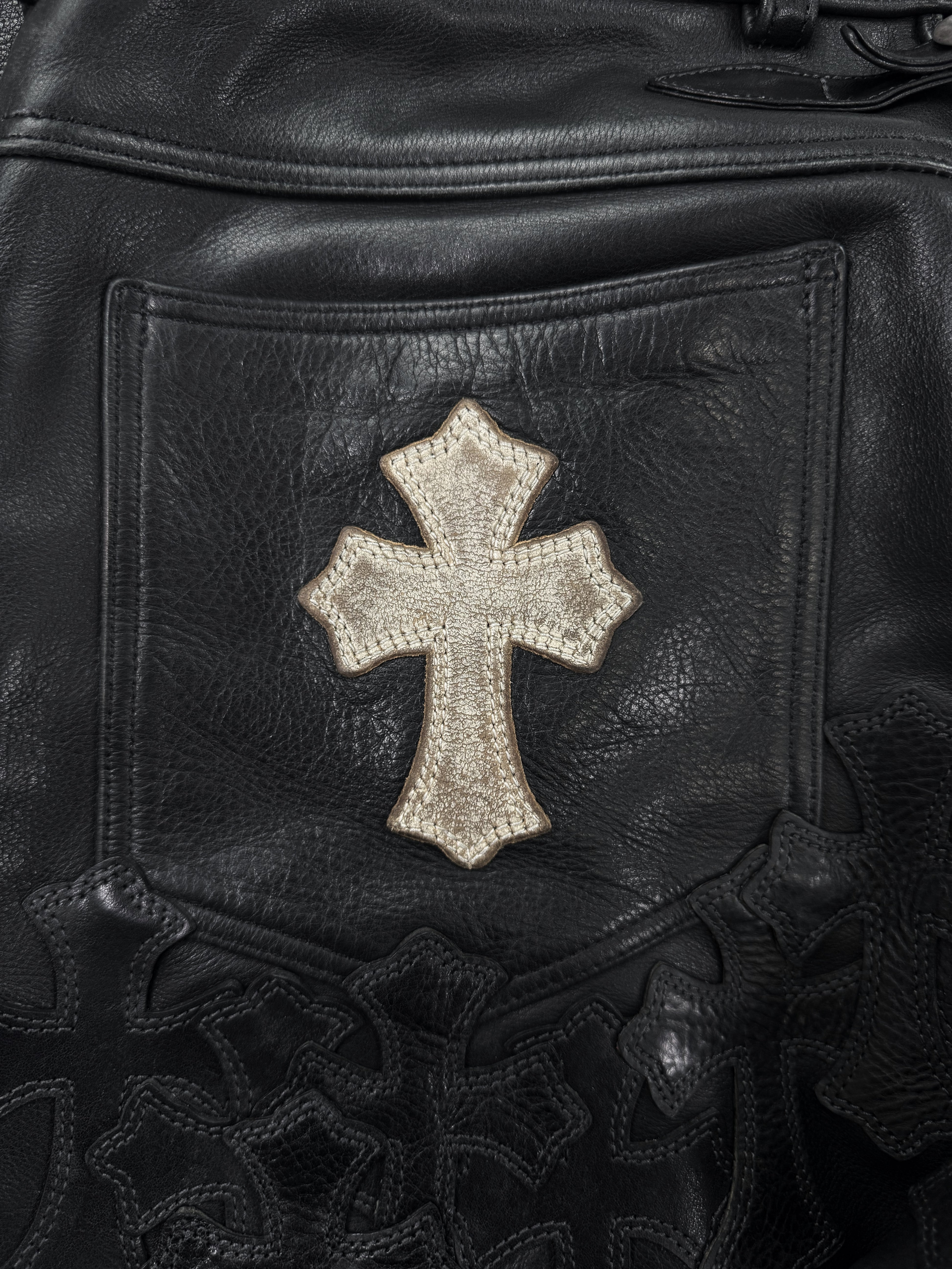 Chrome Hearts 30 Cross Patch Gunslinger Back Buckle Fleur Knee Leather Pants