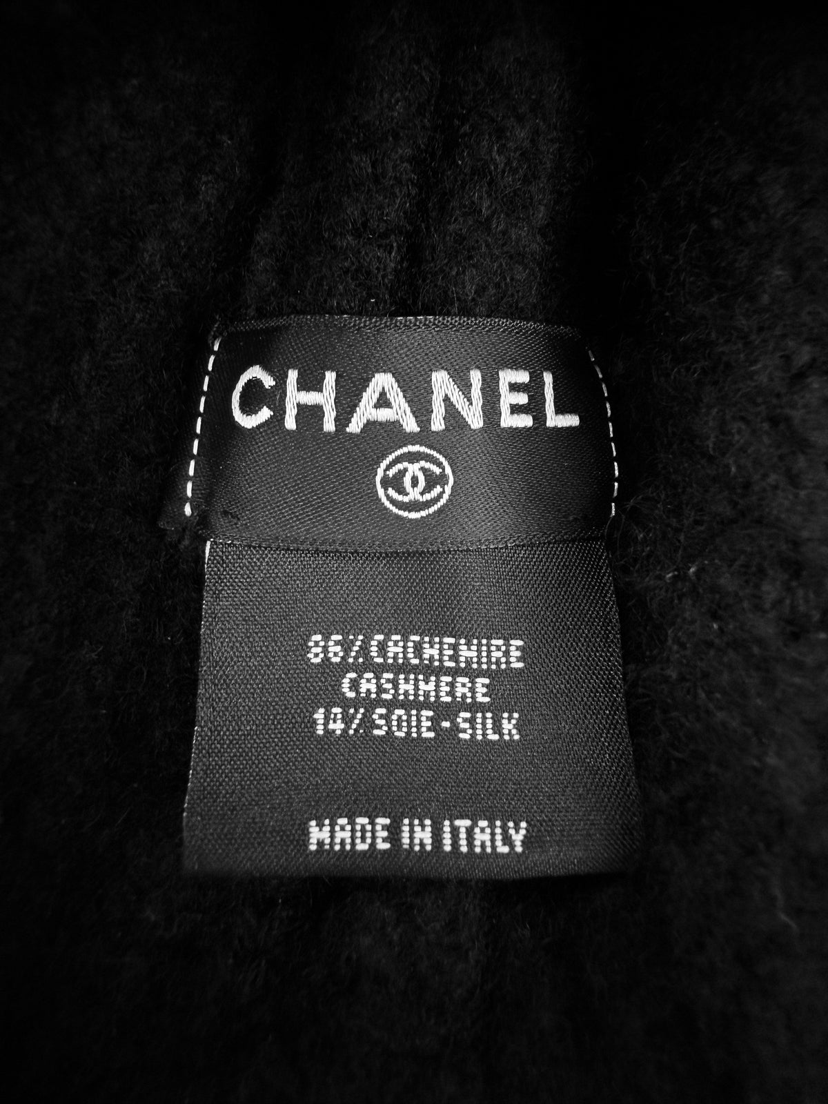 Chanel Cashmere CC Black Knitted Pom Pom Hat